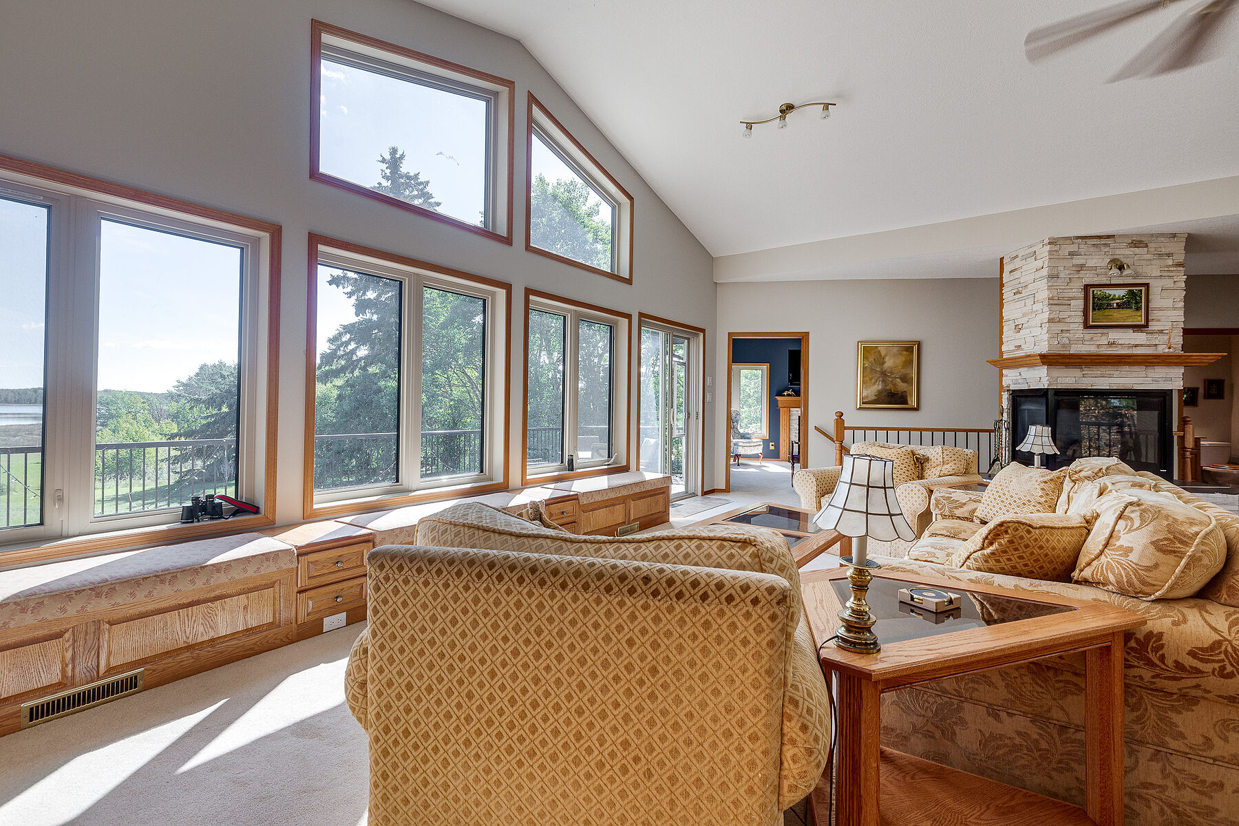  602 Pheasant Close - 物件實景