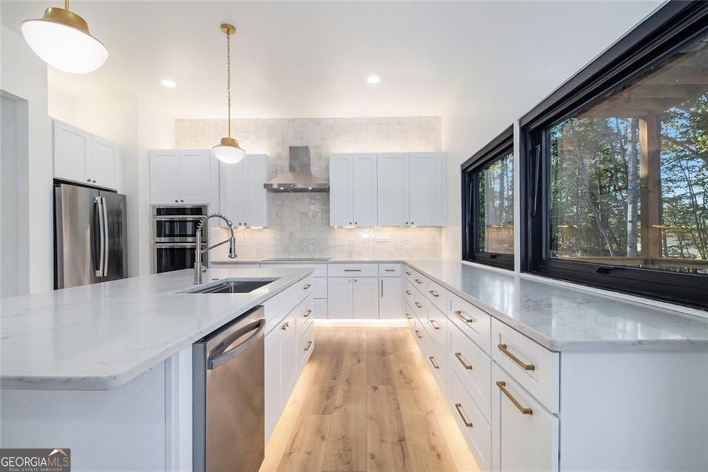 Dawsonville, Georgia, 30534, United States, 5 Bedrooms Bedrooms, ,7 BathroomsBathrooms,Residential,For Sale,1952234