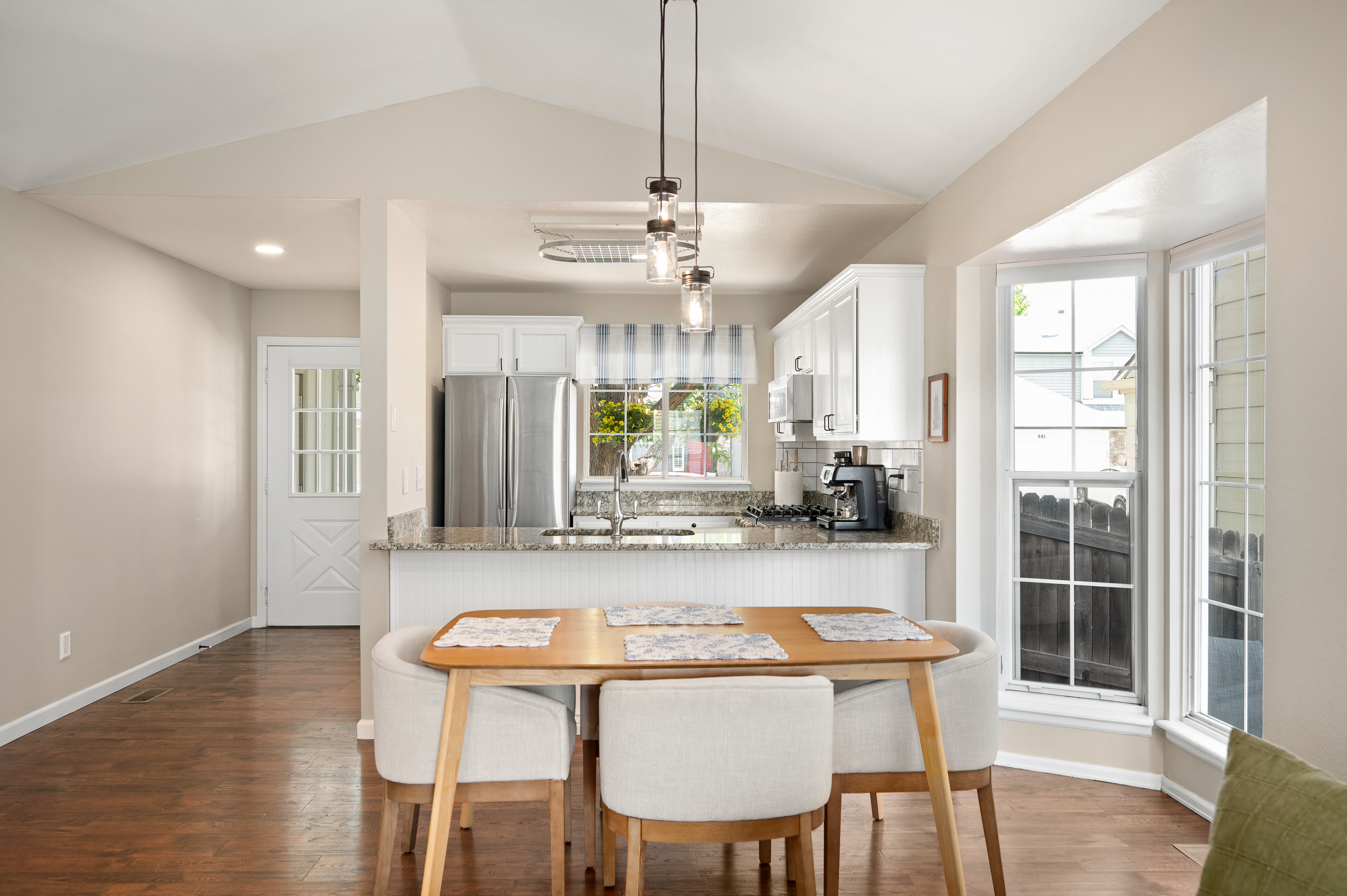  Delightful and Move-In Ready - 物件實景