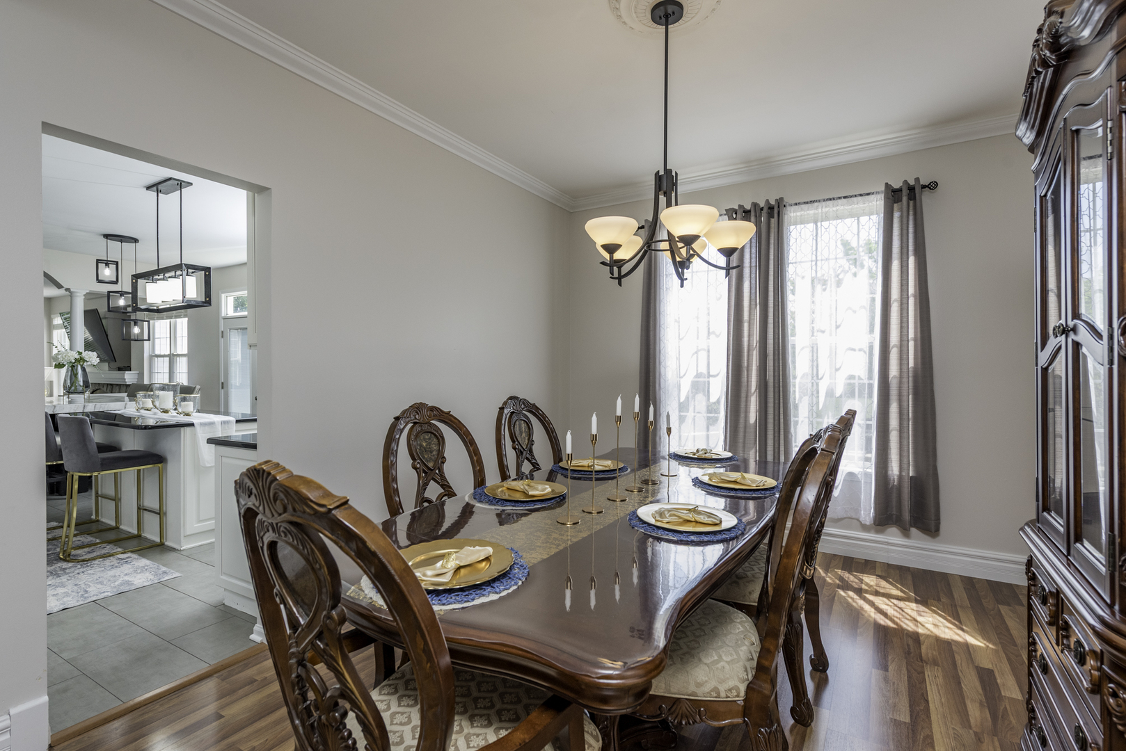 Lindenhurst, Illinois, 60046, United States, 5 Bedrooms Bedrooms, ,3 BathroomsBathrooms,Residential,For Sale,1874221