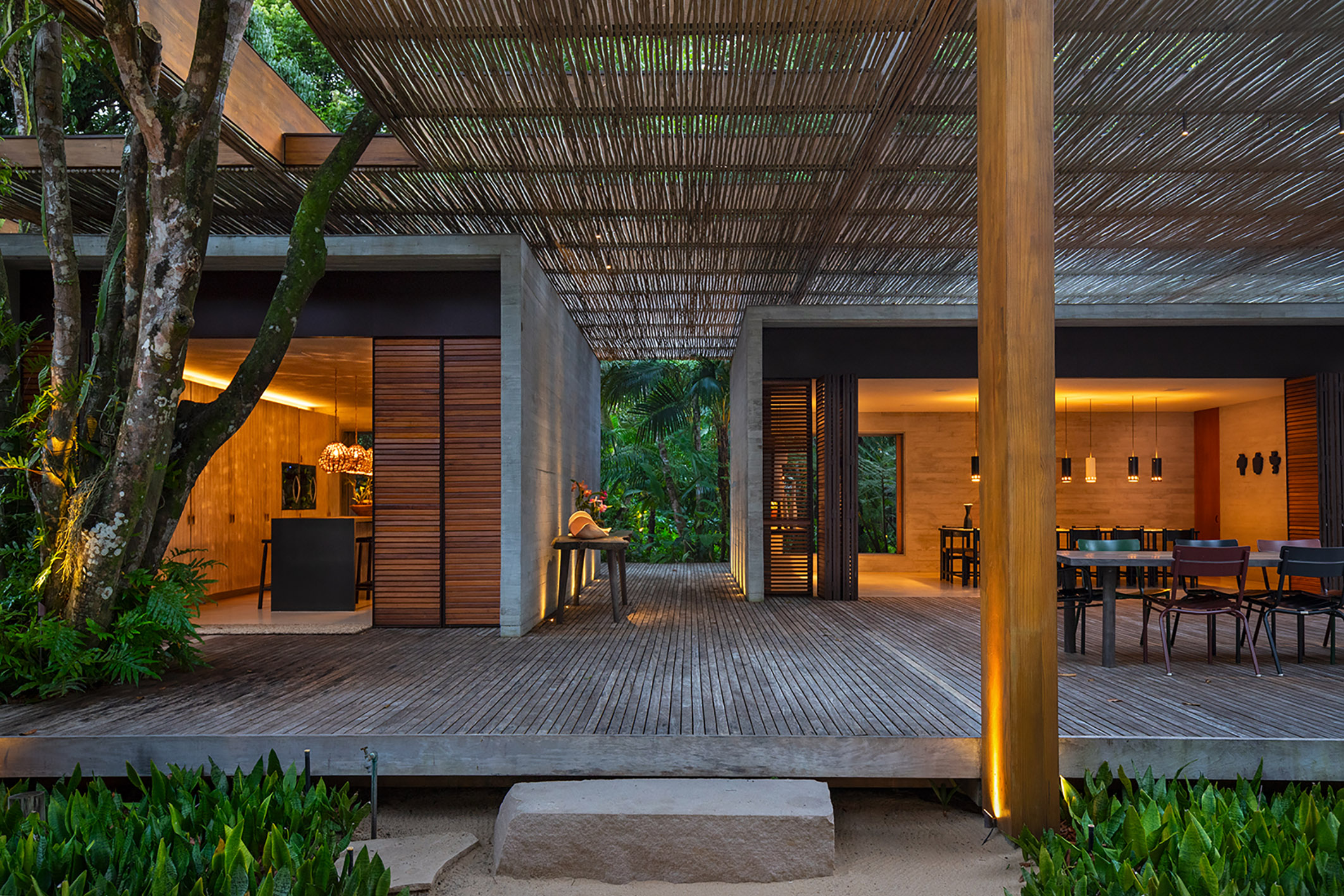  Seafront house by Marcio Kogan with seamless integration to the landscape - 物件實景