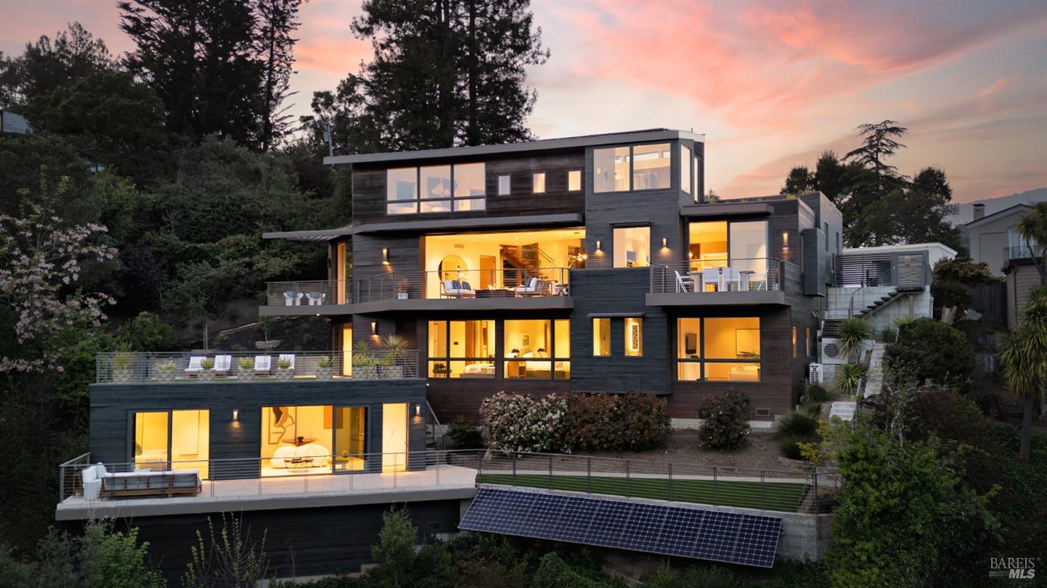 Mill Valley, California, 94941, United States, 5 Bedrooms Bedrooms, ,6 BathroomsBathrooms,Residential,For Sale,1913186