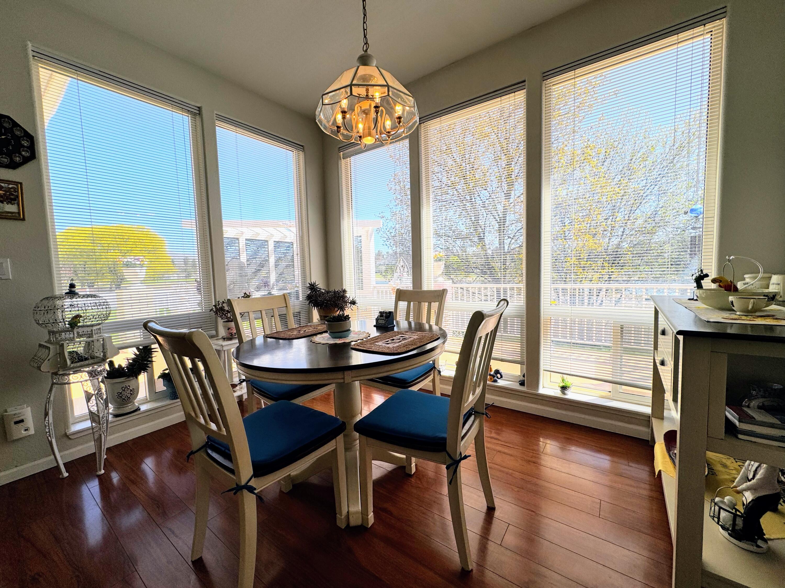 Klamath Falls, Oregon, 97601, United States, 3 Bedrooms Bedrooms, ,3 BathroomsBathrooms,Residential,For Sale,1779342