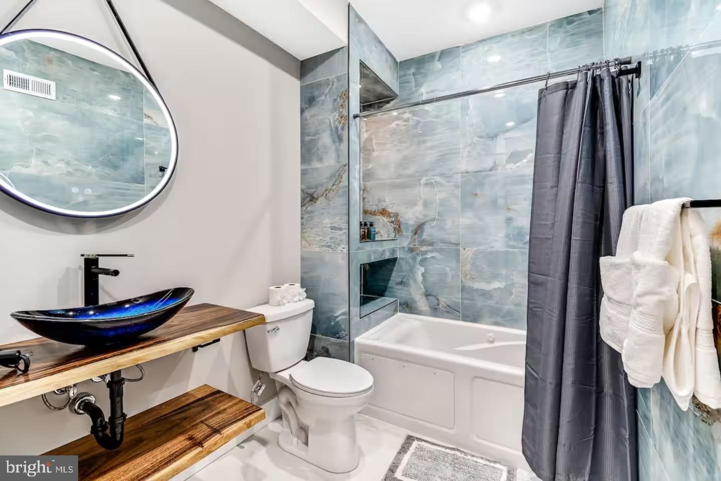 Philadelphia, Pennsylvania, 19146, United States, 4 Bedrooms Bedrooms, ,4 BathroomsBathrooms,Residential,For Sale,1877364
