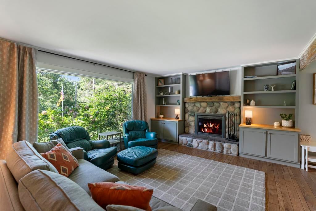 Harbor Springs, Michigan, 49740, United States, 4 Bedrooms Bedrooms, ,3 BathroomsBathrooms,Residential,For Sale,1889979