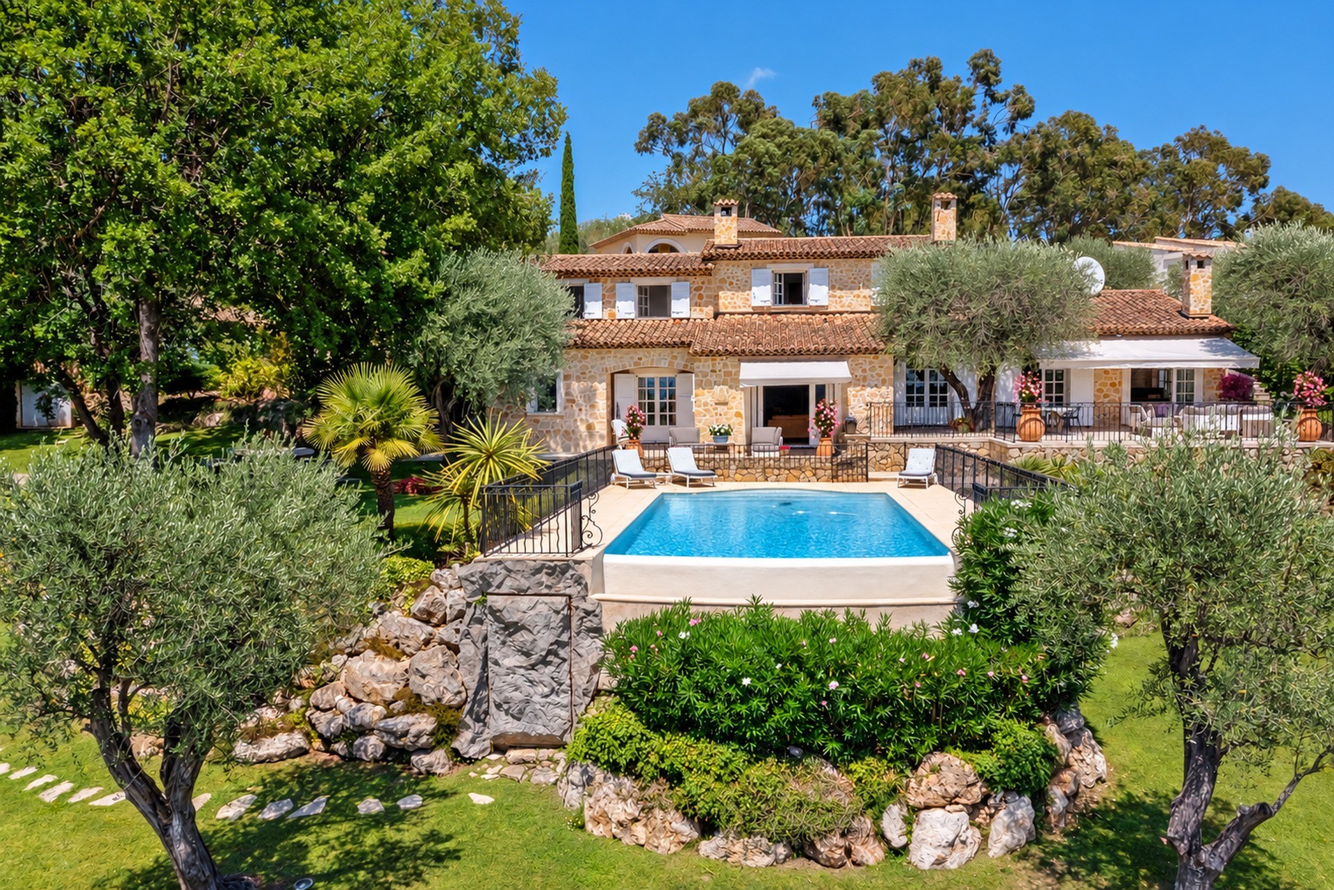  Stone property with caretaker’s house, Mediterranean garden and heated pool - 物件實景