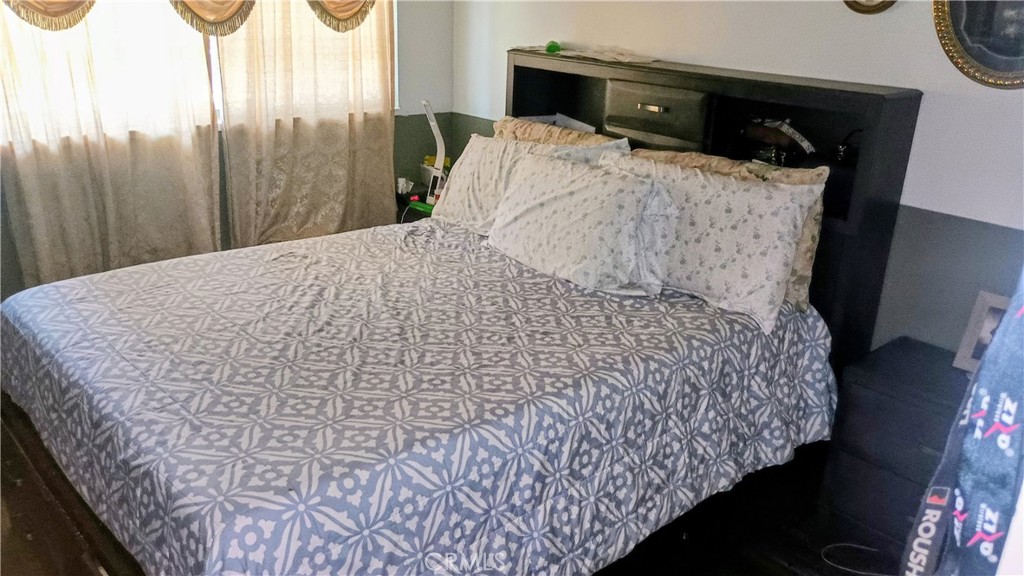 Santa Ana, California, 92704, United States, 5 Bedrooms Bedrooms, ,2 BathroomsBathrooms,Residential,For Sale,2038969