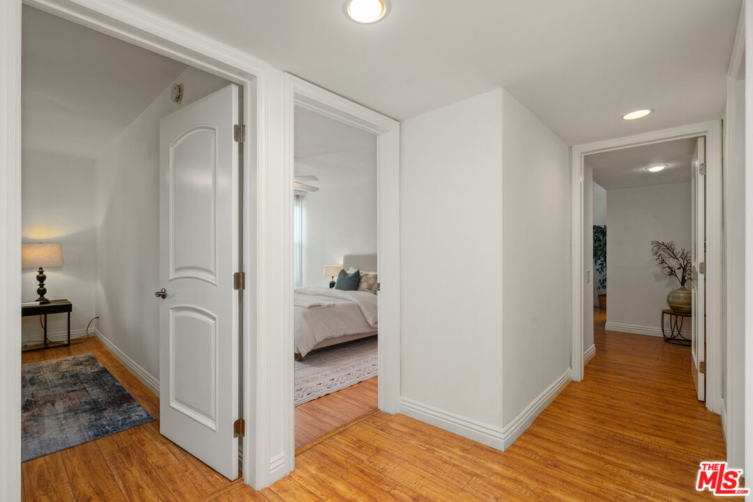 Sherman Oaks, California, 91423, United States, 3 Bedrooms Bedrooms, ,3 BathroomsBathrooms,Residential,For Sale,1927164