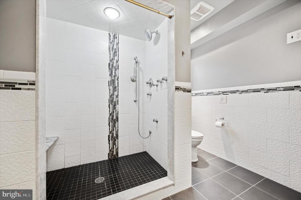 Philadelphia, Pennsylvania, 19125, United States, 4 Bedrooms Bedrooms, ,3 BathroomsBathrooms,Residential,For Sale,1836902