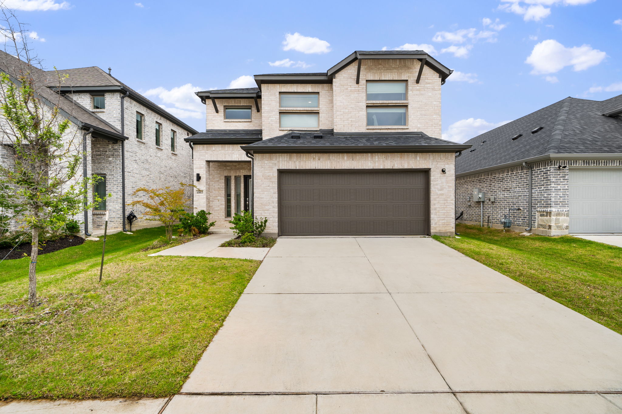  High Ceilings, Natural Light, and Modern Elegance in McKinney ISD - 物件實景