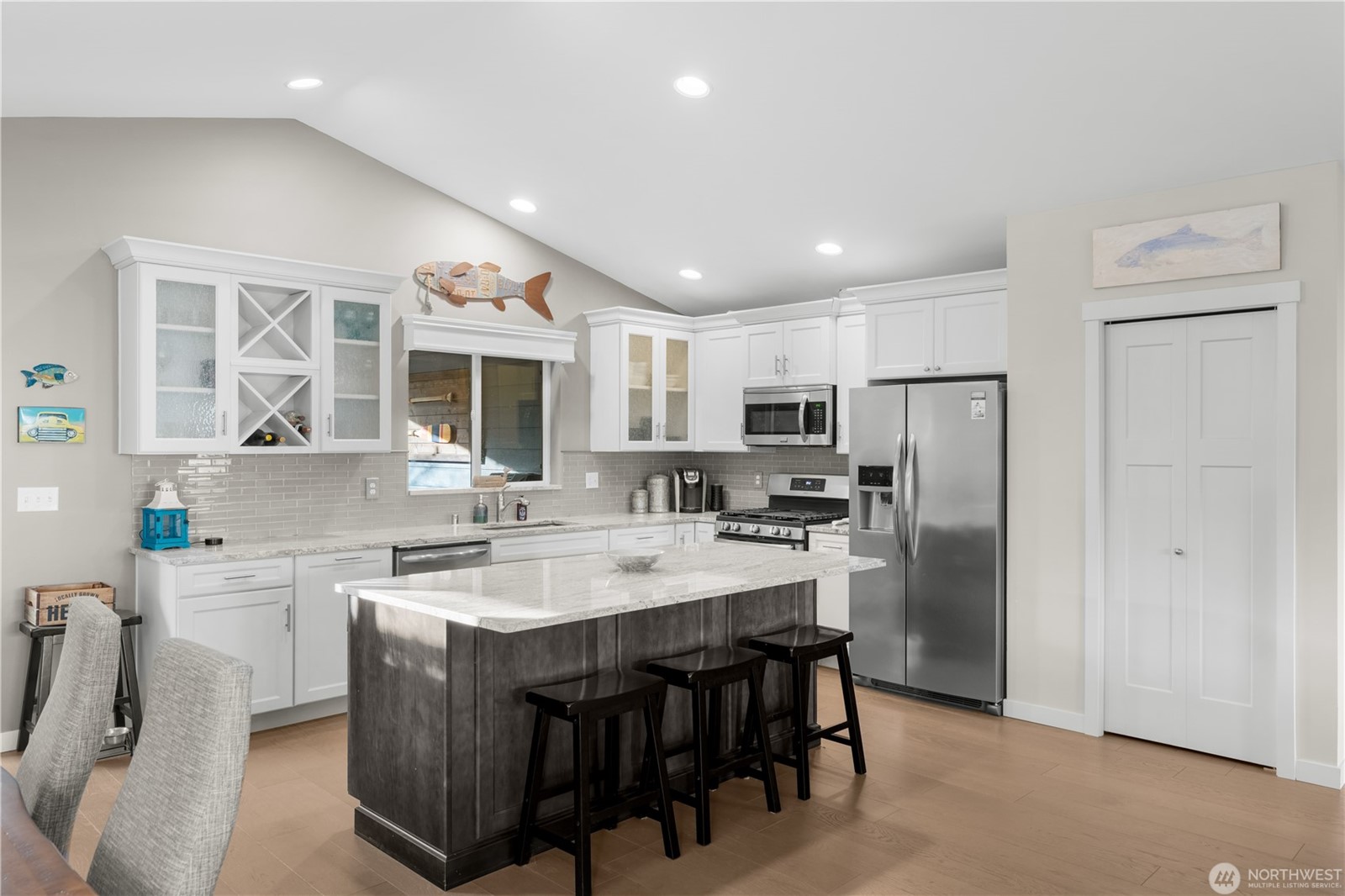 Long Beach, Washington, 98631, United States, 3 Bedrooms Bedrooms, ,2 BathroomsBathrooms,Residential,For Sale,2010385