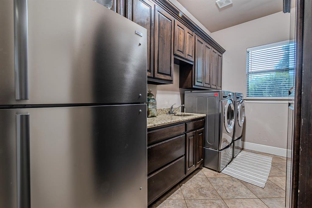 Waxahachie, Texas, 75167, United States, 4 Bedrooms Bedrooms, ,3 BathroomsBathrooms,Residential,For Sale,1982552