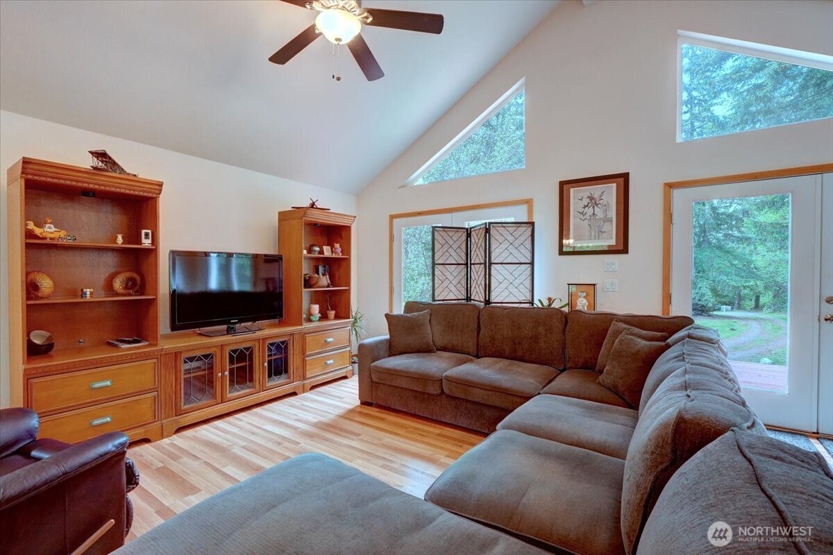 Port Orchard, Washington, 98367, United States, 3 Bedrooms Bedrooms, ,2 BathroomsBathrooms,Residential,For Sale,1828353