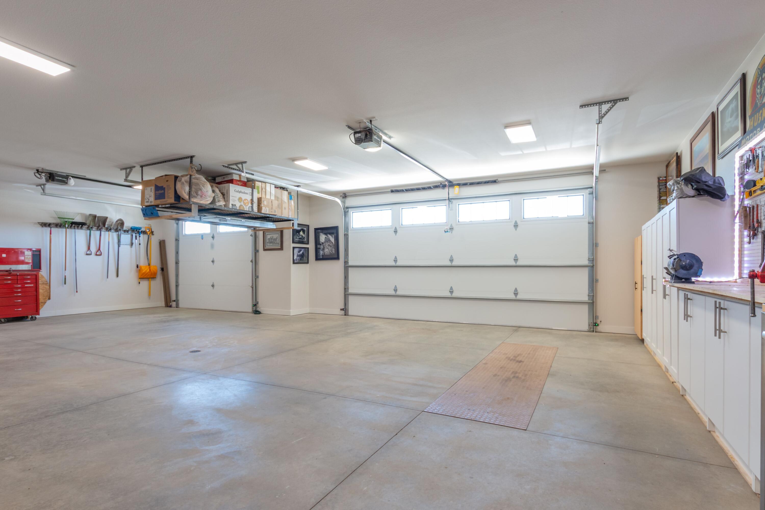 Sheridan, Wyoming, 82801, United States, 3 Bedrooms Bedrooms, ,3 BathroomsBathrooms,Residential,For Sale,2007537