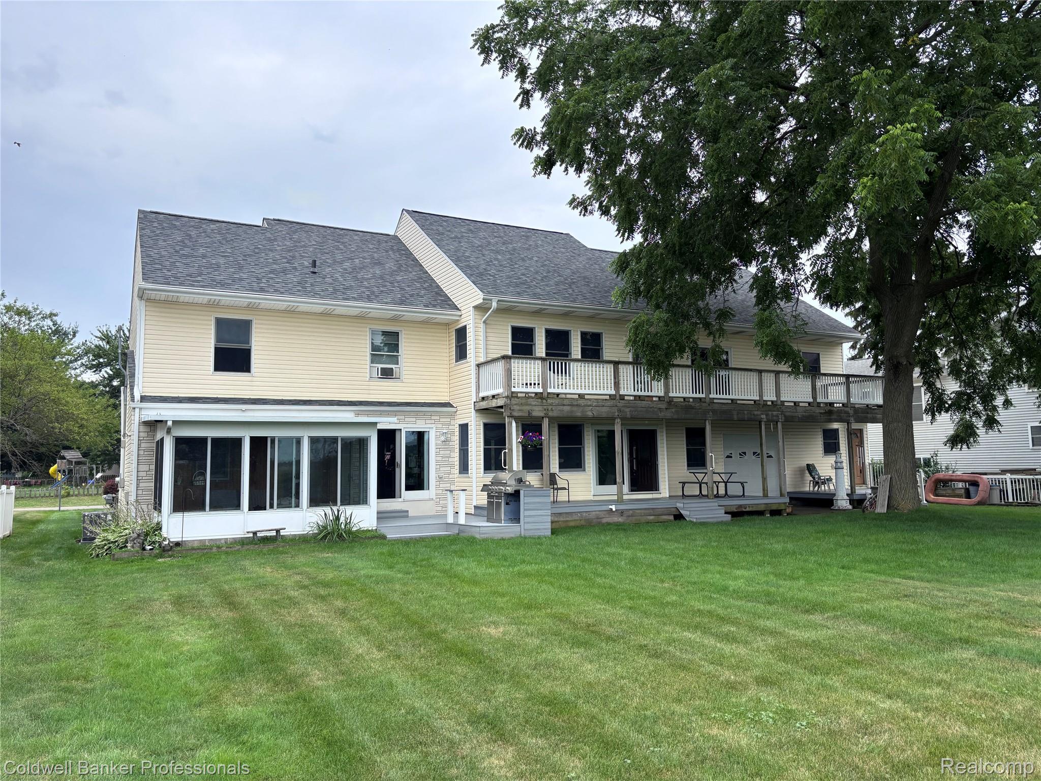 HarrisonTownship, Michigan, 48045, United States, 4 Bedrooms Bedrooms, ,3 BathroomsBathrooms,Residential,For Sale,1896563