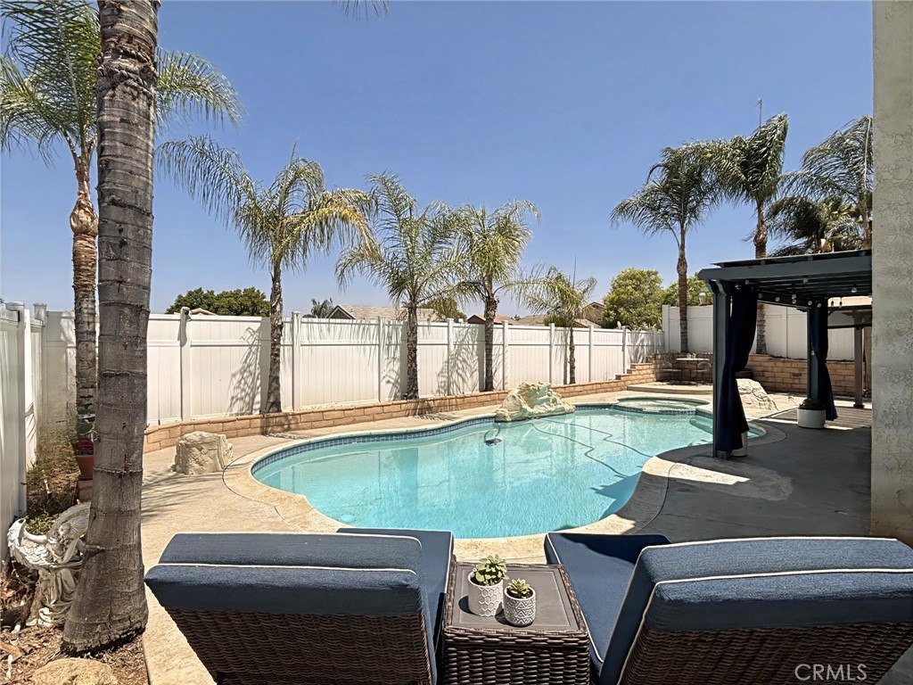 Corona, California, 92883, United States, 3 Bedrooms Bedrooms, ,2 BathroomsBathrooms,Residential,For Sale,1944812