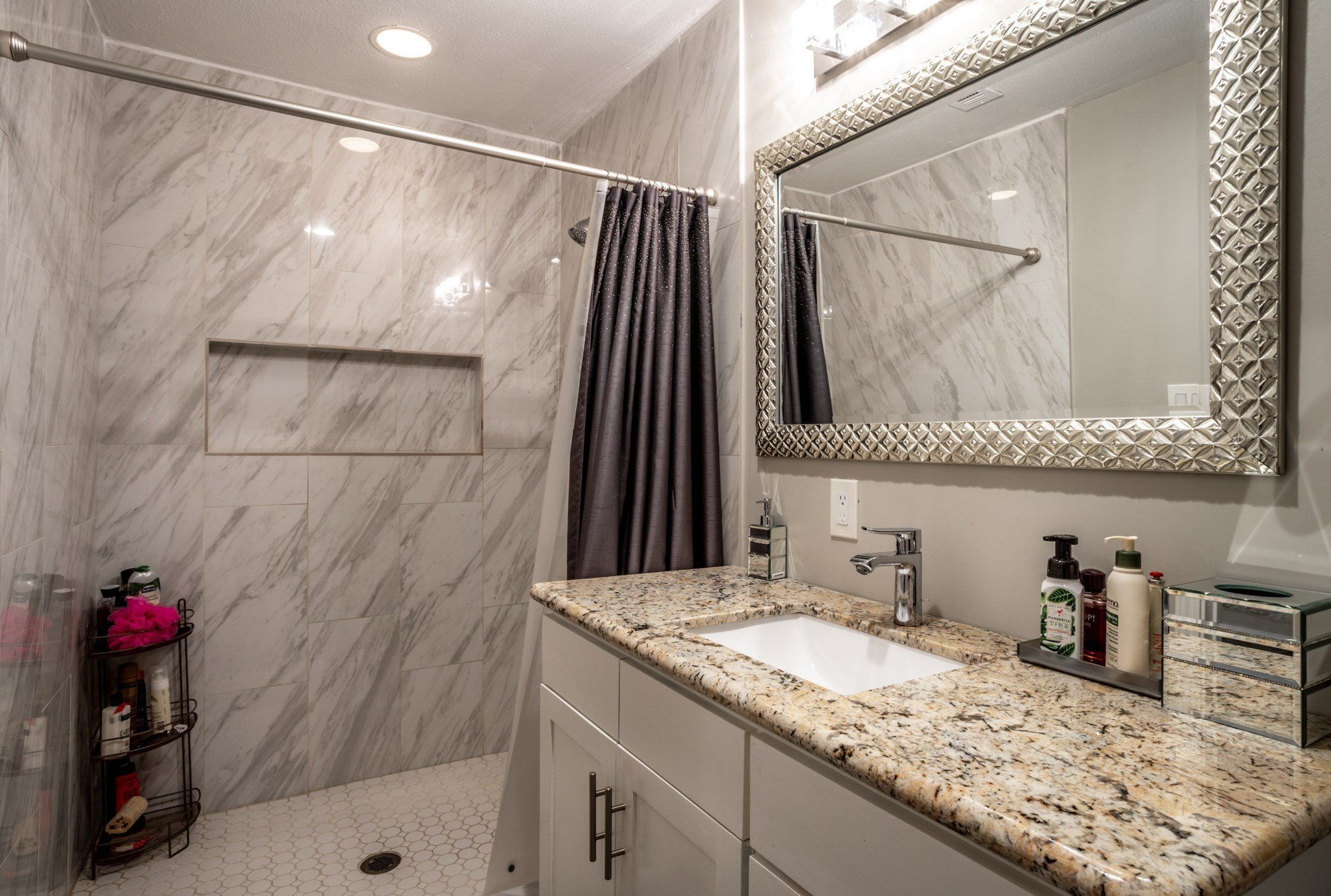 Houston, Texas, 77024, United States, 3 Bedrooms Bedrooms, ,2 BathroomsBathrooms,Residential,For Sale,2048860