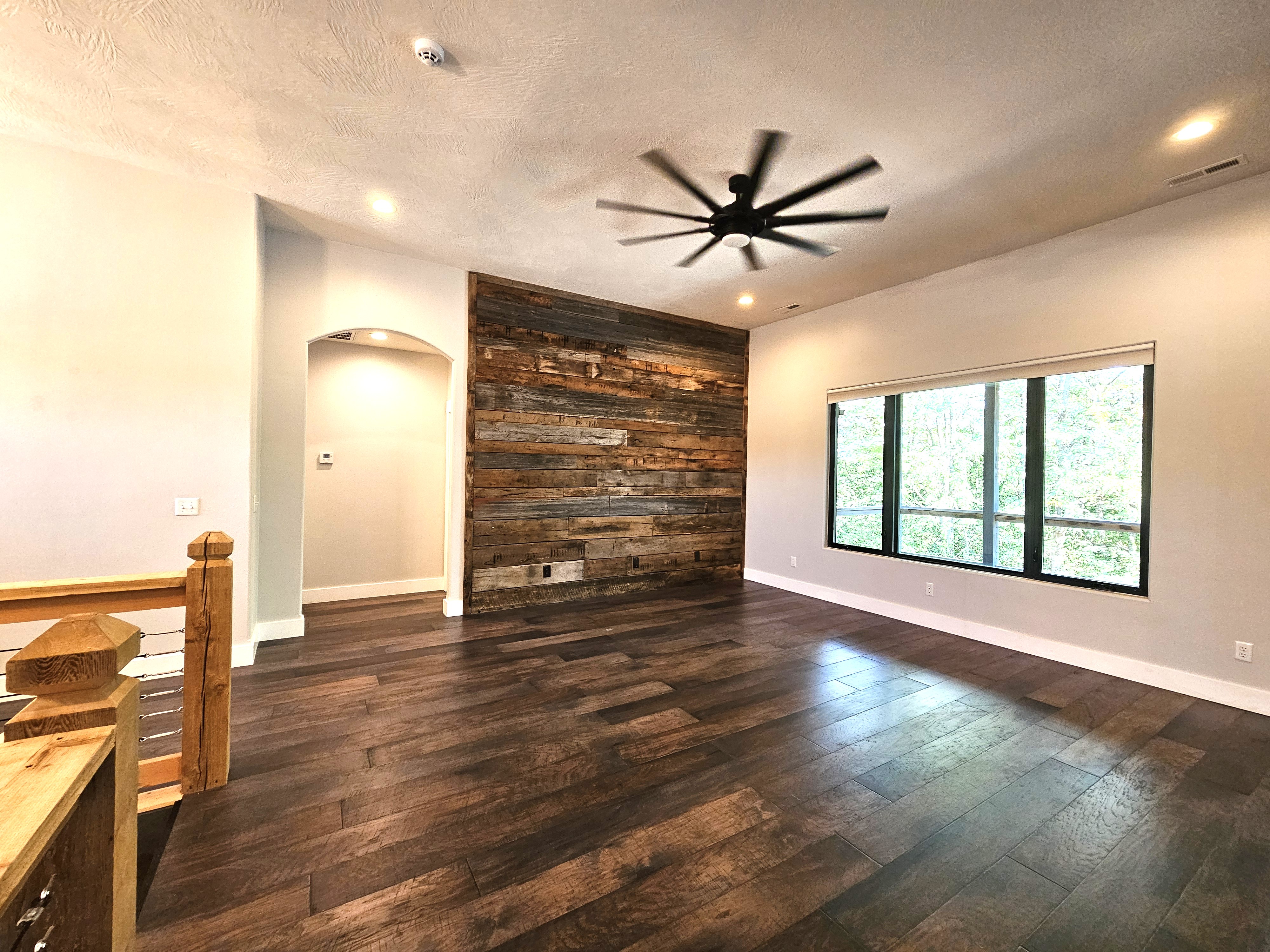 SPRINGFIELD, Missouri, 65804, United States, 4 Bedrooms Bedrooms, ,4 BathroomsBathrooms,Residential,For Sale,1996433