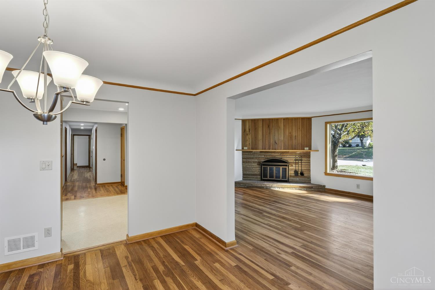 Madeira, Ohio, 45243, United States, 3 Bedrooms Bedrooms, ,2 BathroomsBathrooms,Residential,For Sale,1971231