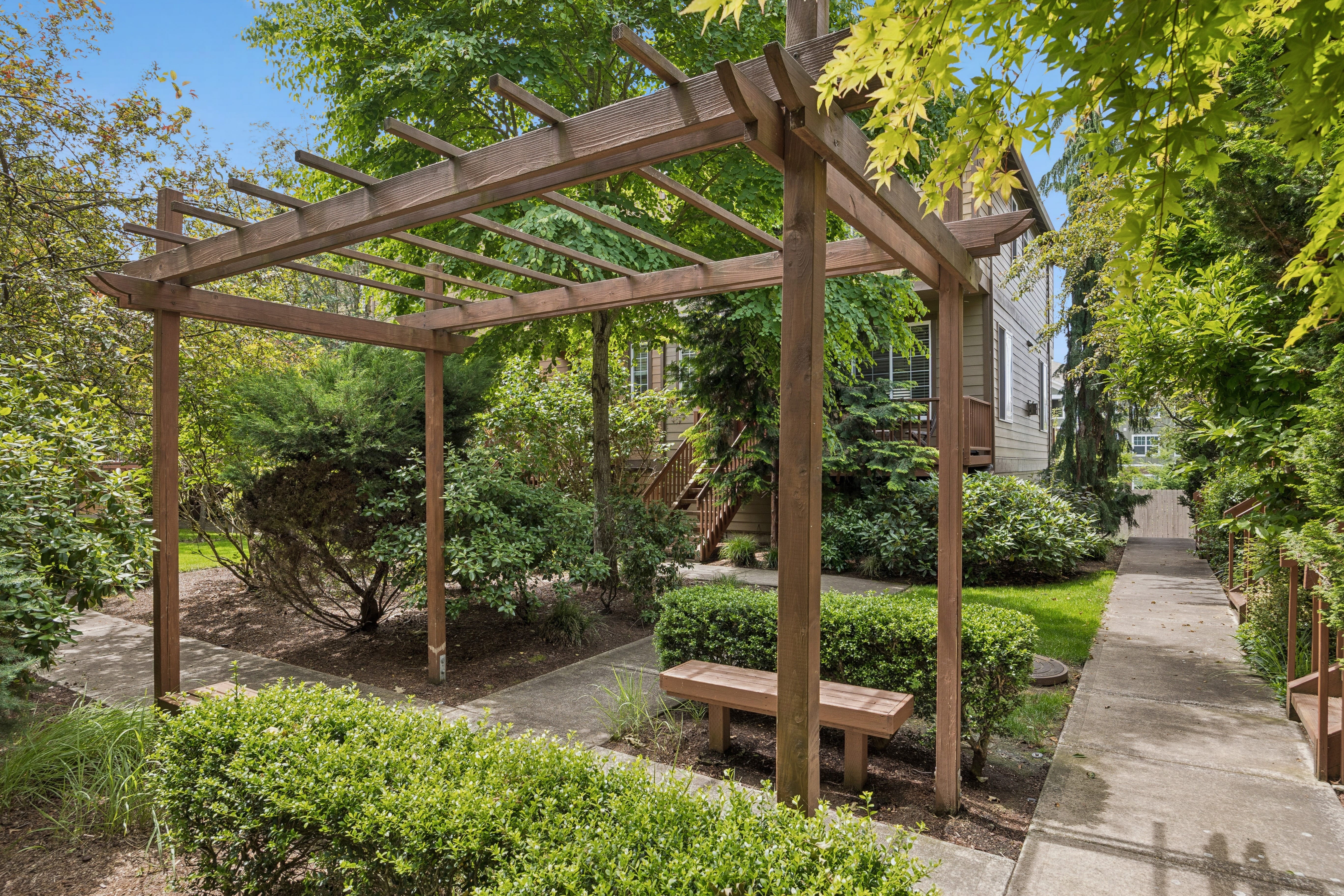  16220 SW BASELINE RD Beaverton, OR 97006 - 物件實景