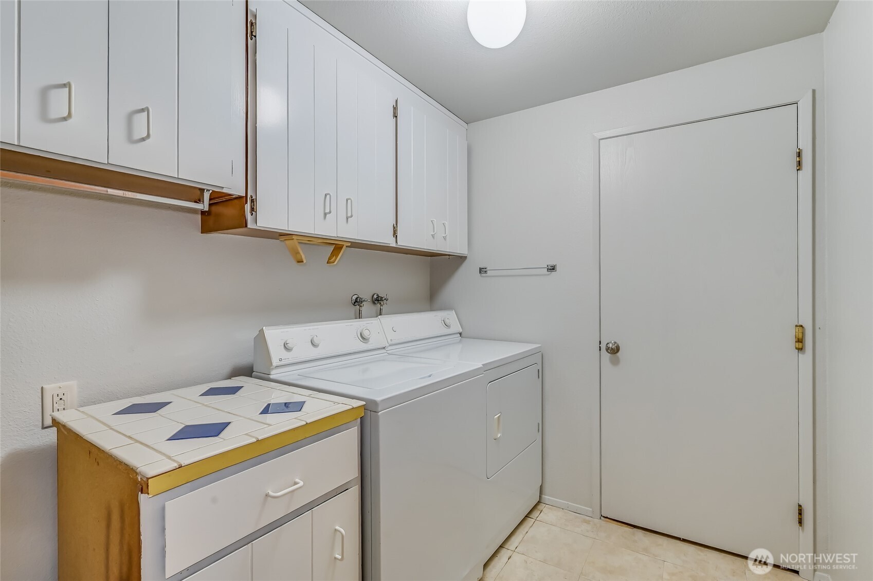 Puyallup, Washington, 98374, United States, 3 Bedrooms Bedrooms, ,1 BathroomBathrooms,Residential,For Sale,1917065