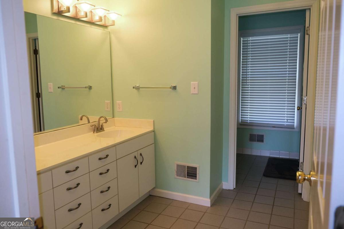 Watkinsville, Georgia, 30677, United States, 4 Bedrooms Bedrooms, ,6 BathroomsBathrooms,Residential,For Sale,1840600