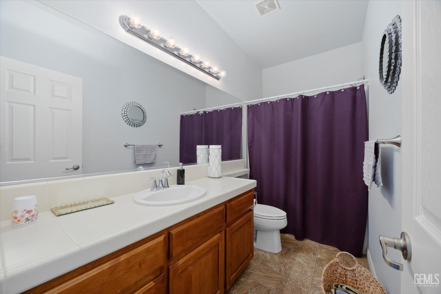 Bakersfield, California, 93313, United States, 5 Bedrooms Bedrooms, ,4 BathroomsBathrooms,Residential,For Sale,1984687