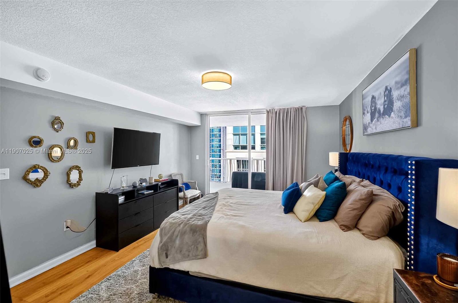 Miami, Florida, 33131, United States, 1 Bedroom Bedrooms, ,1 BathroomBathrooms,Residential,For Sale,1986520