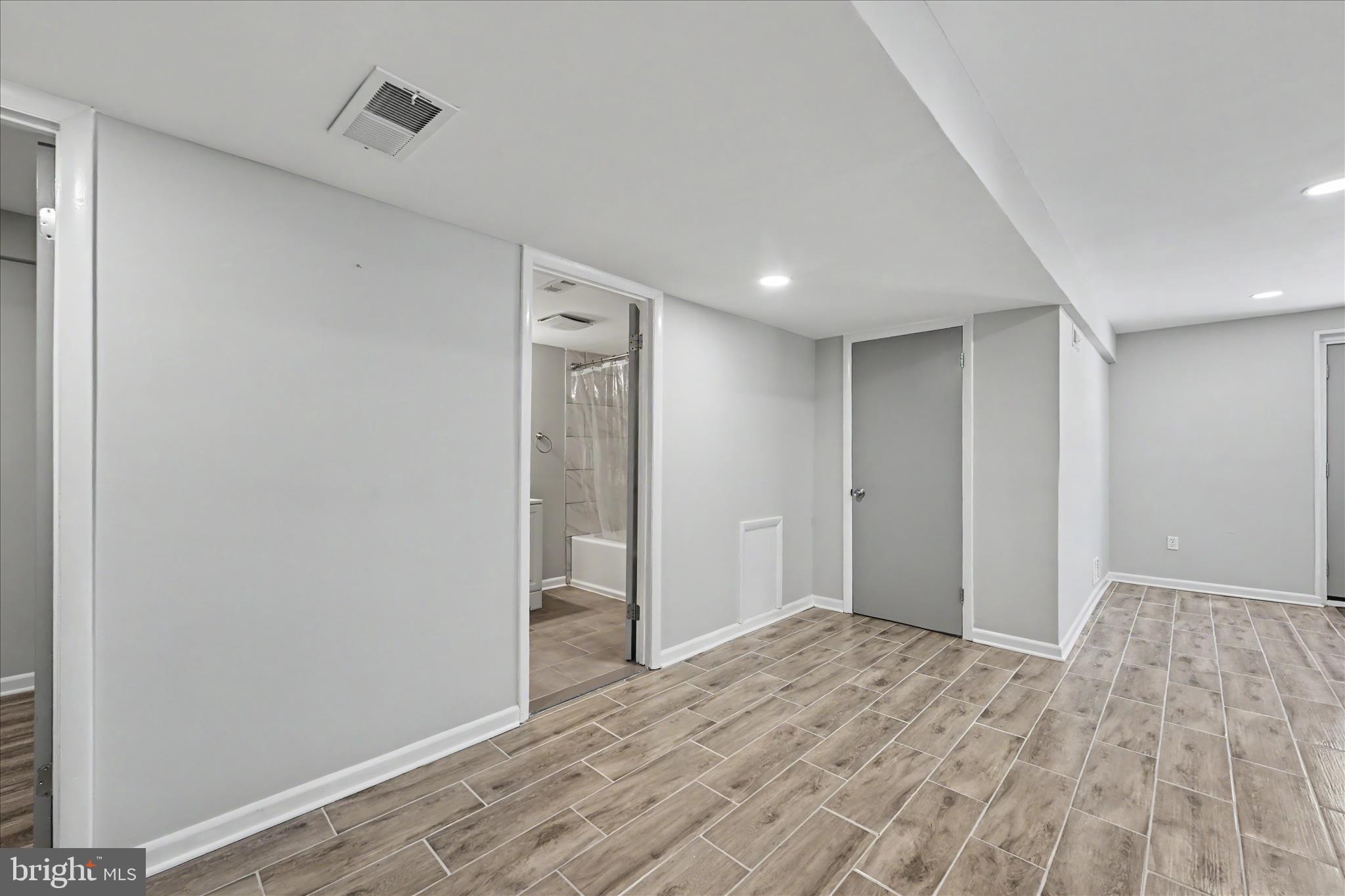 Linthicum Heights, Maryland, 21090, United States, 5 Bedrooms Bedrooms, ,3 BathroomsBathrooms,Residential,For Sale,2048569