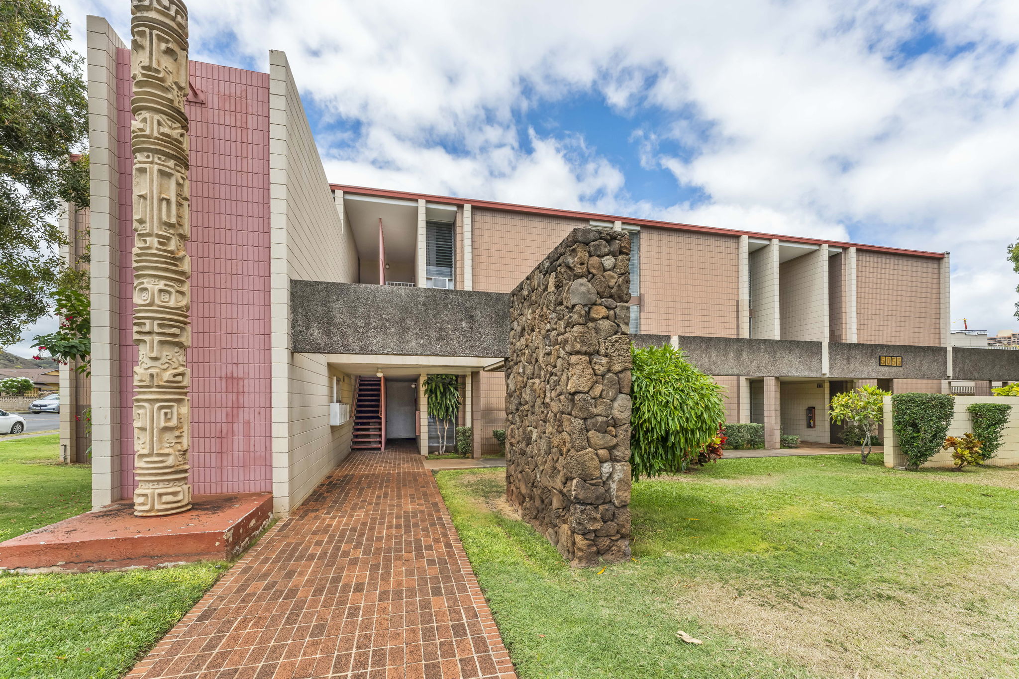 Honolulu, Hawaii, 96818, United States, 3 Bedrooms Bedrooms, ,2 BathroomsBathrooms,Residential,For Sale,2007889