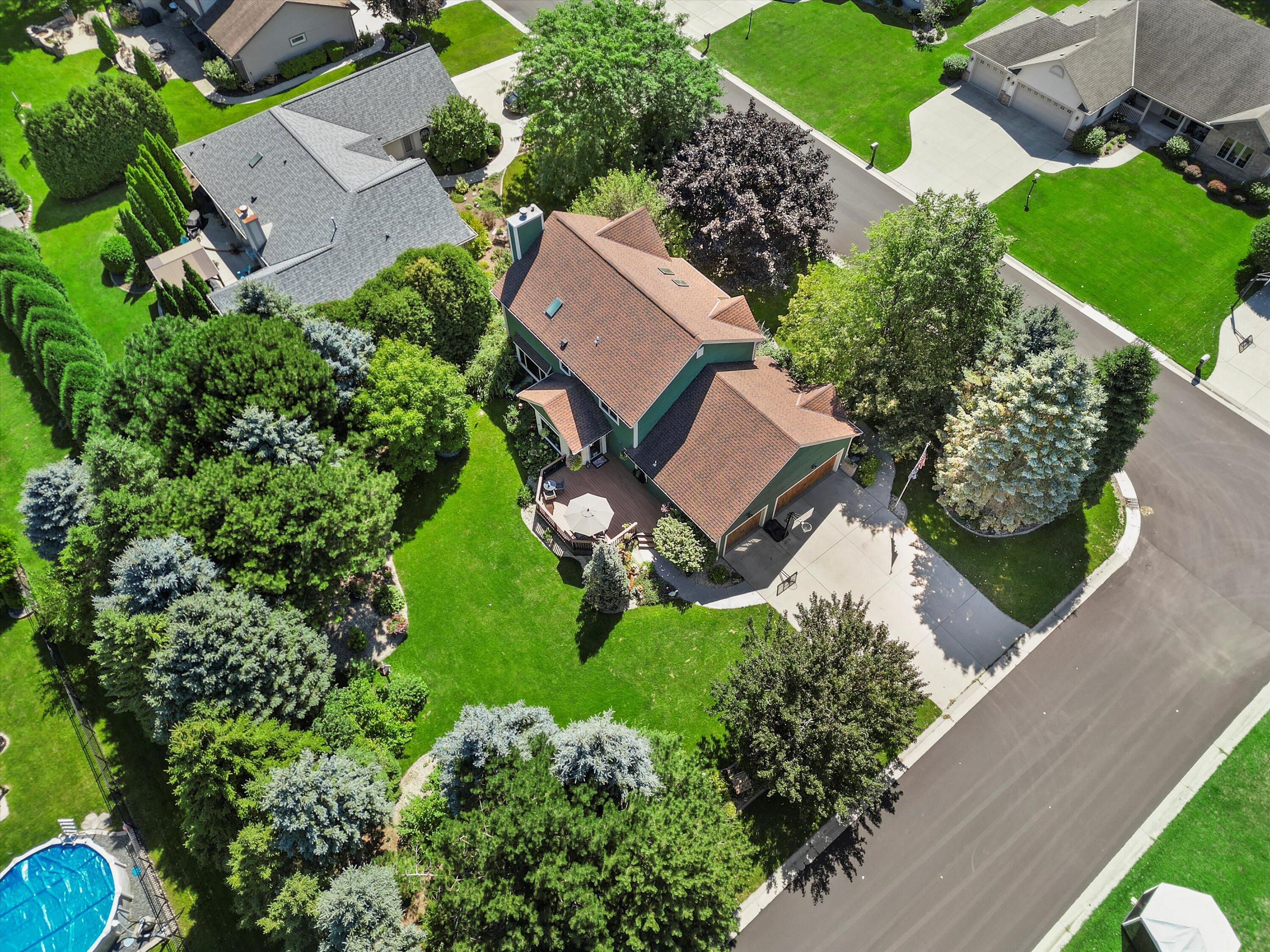 Caledonia, Wisconsin, 53402, United States, 3 Bedrooms Bedrooms, ,3 BathroomsBathrooms,Residential,For Sale,1987324