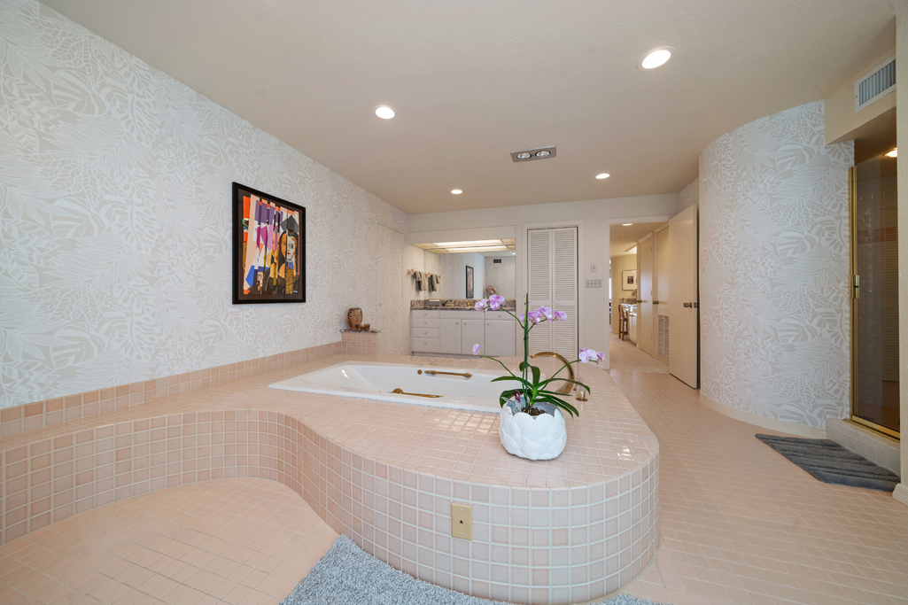 Redington Beach, Florida, 33708, United States, 3 Bedrooms Bedrooms, ,4 BathroomsBathrooms,Residential,For Sale,2014078