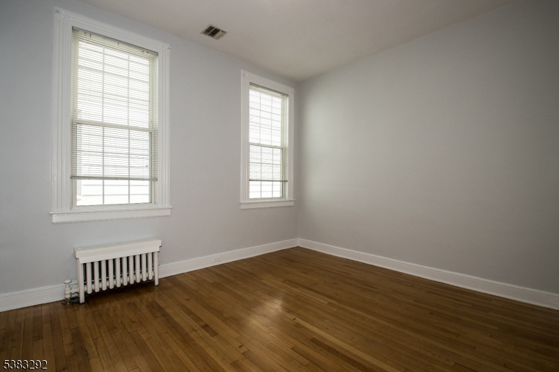 Roselle Park Boro, New Jersey, 07204, United States, 4 Bedrooms Bedrooms, ,1 BathroomBathrooms,Residential,For Sale,1941896