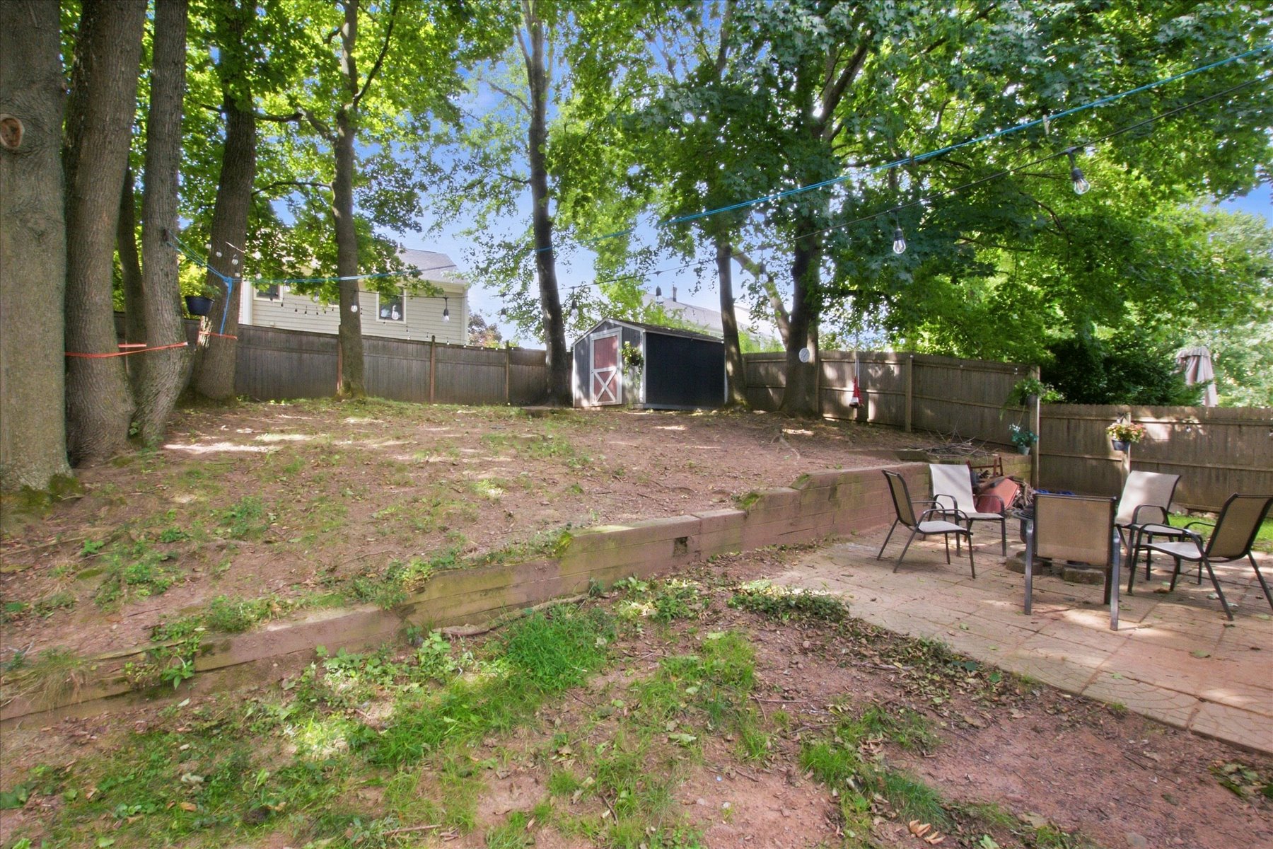  Opportunity Awaits to Reimagine Renovate and Make this Cape Cod Home Your Own - 物件實景