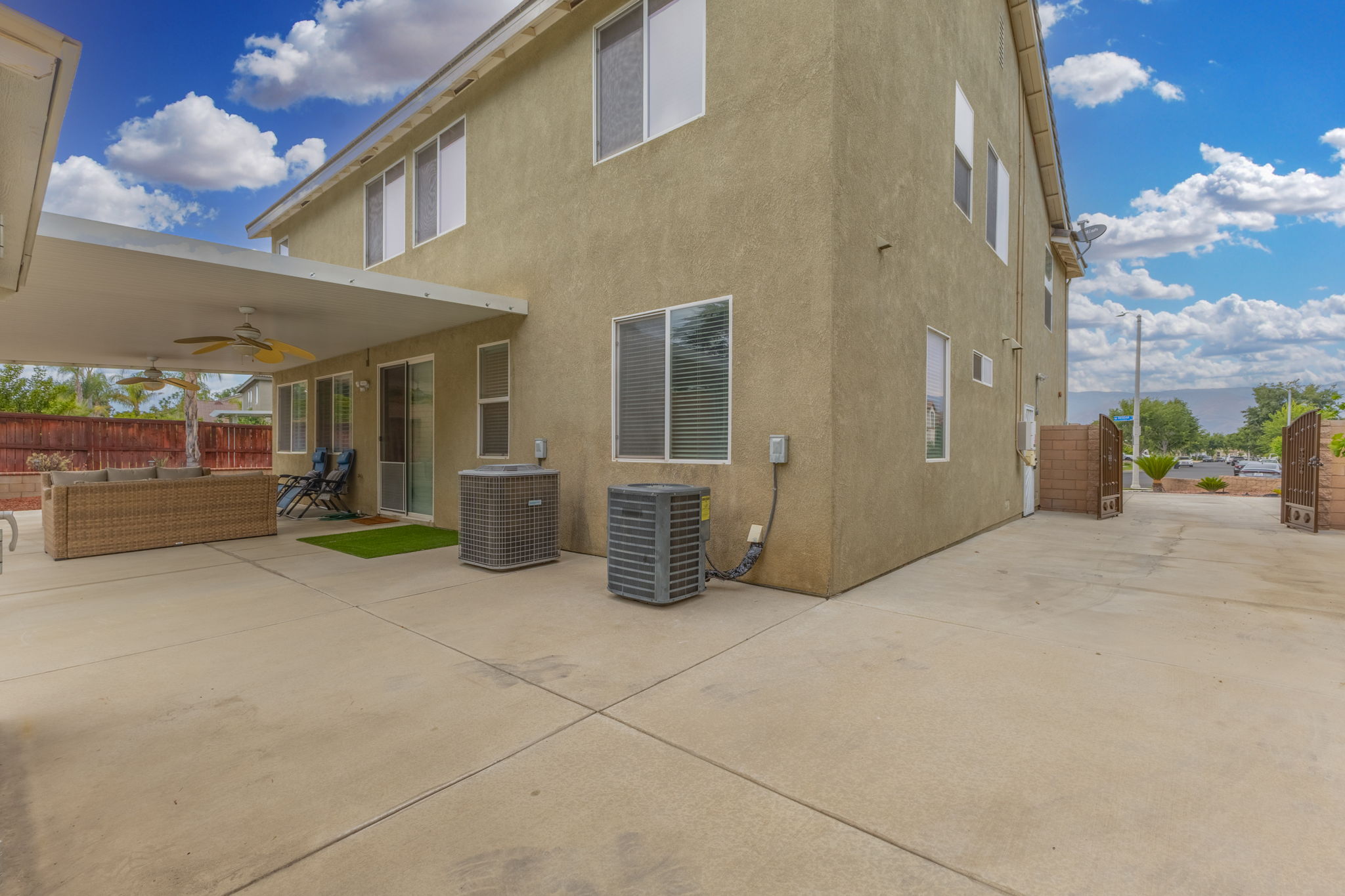 Redlands, California, 92374, United States, 6 Bedrooms Bedrooms, ,4 BathroomsBathrooms,Residential,For Sale,1923576