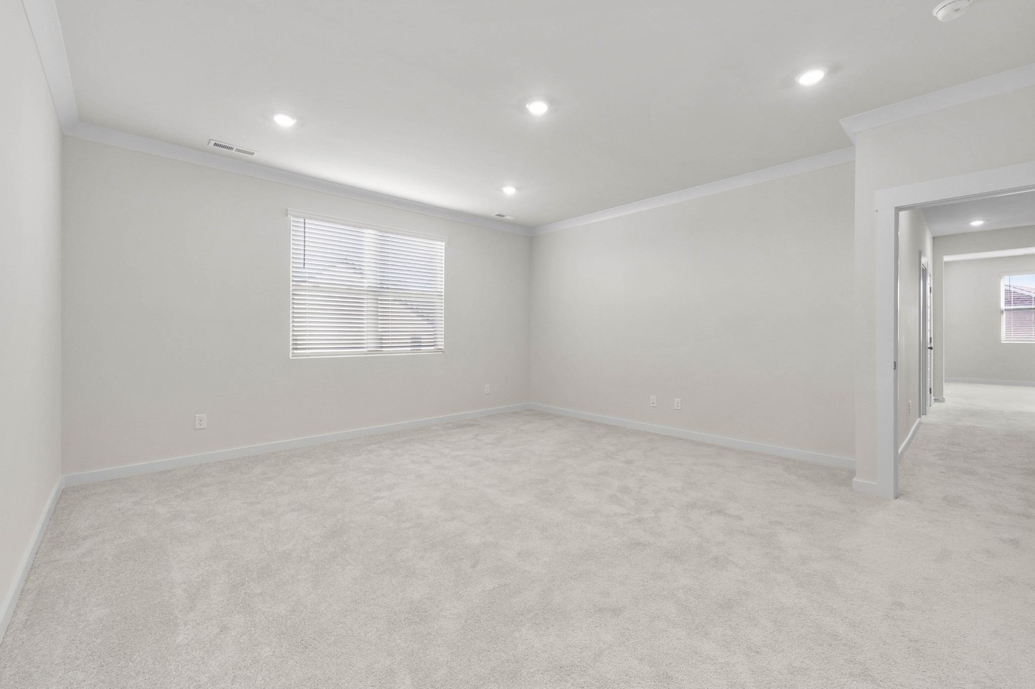 Clarksville, Tennessee, 37043, United States, 5 Bedrooms Bedrooms, ,5 BathroomsBathrooms,Residential,For Sale,1976524