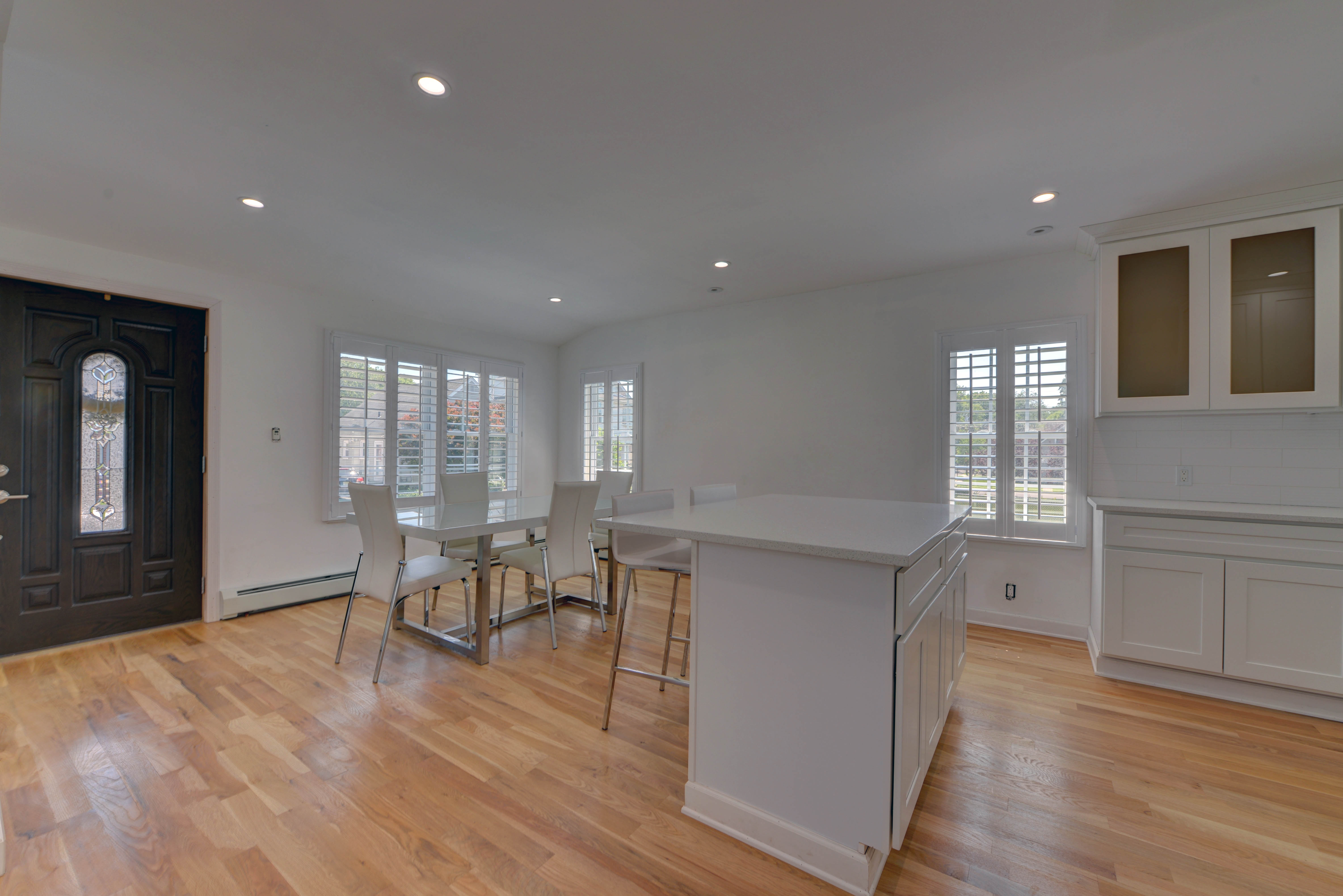 Essex, Nutley Township, New Jersey, 07110, United States, 3 Bedrooms Bedrooms, ,2 BathroomsBathrooms,Residential,For Sale,1873561