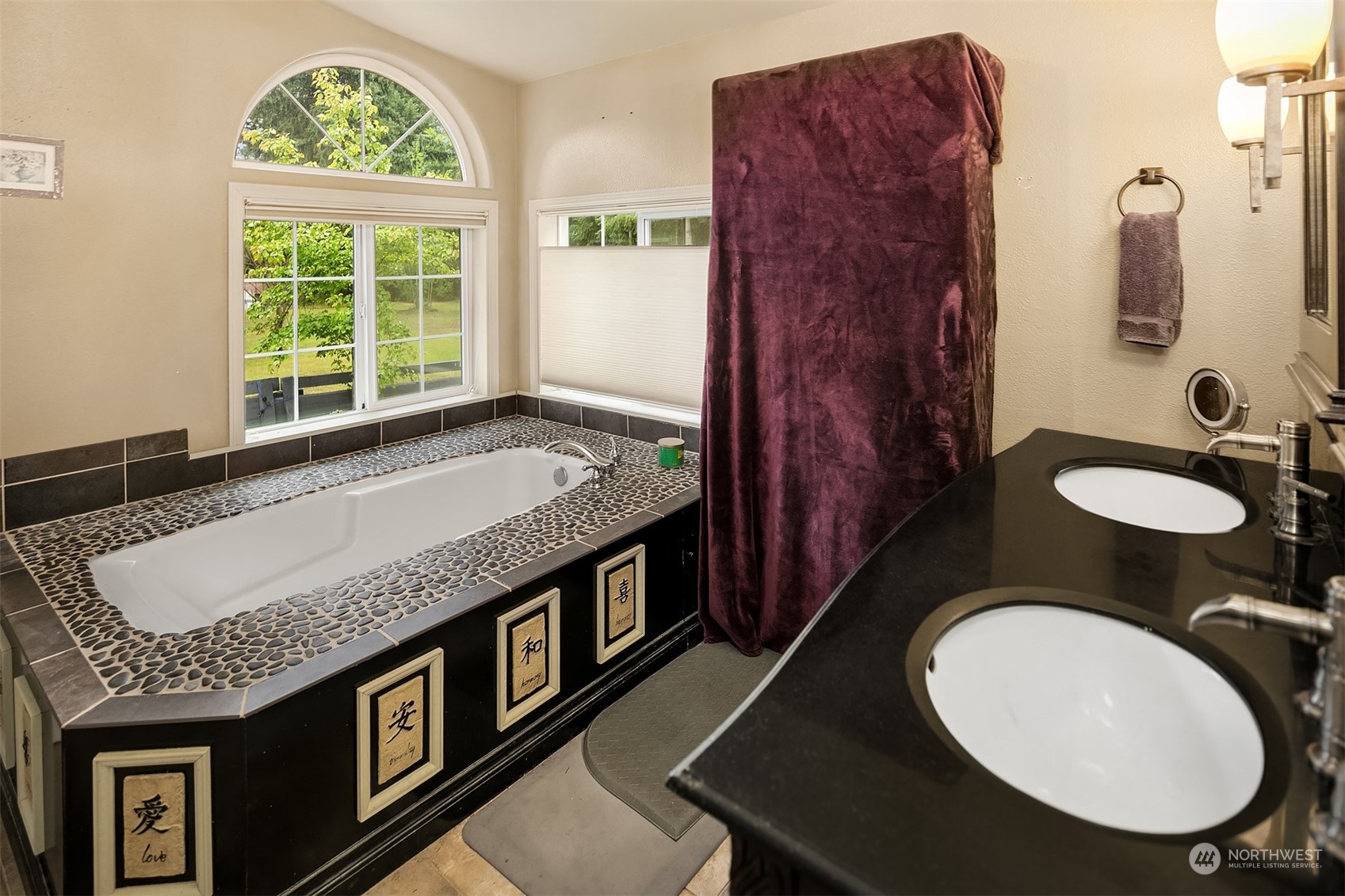 Easton, Washington, 98925, United States, 3 Bedrooms Bedrooms, ,3 BathroomsBathrooms,Residential,For Sale,1912346