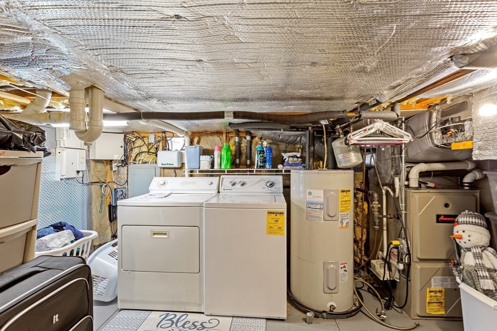 Methuen, Massachusetts, 01844, United States, 3 Bedrooms Bedrooms, ,2 BathroomsBathrooms,Residential,For Sale,1981346