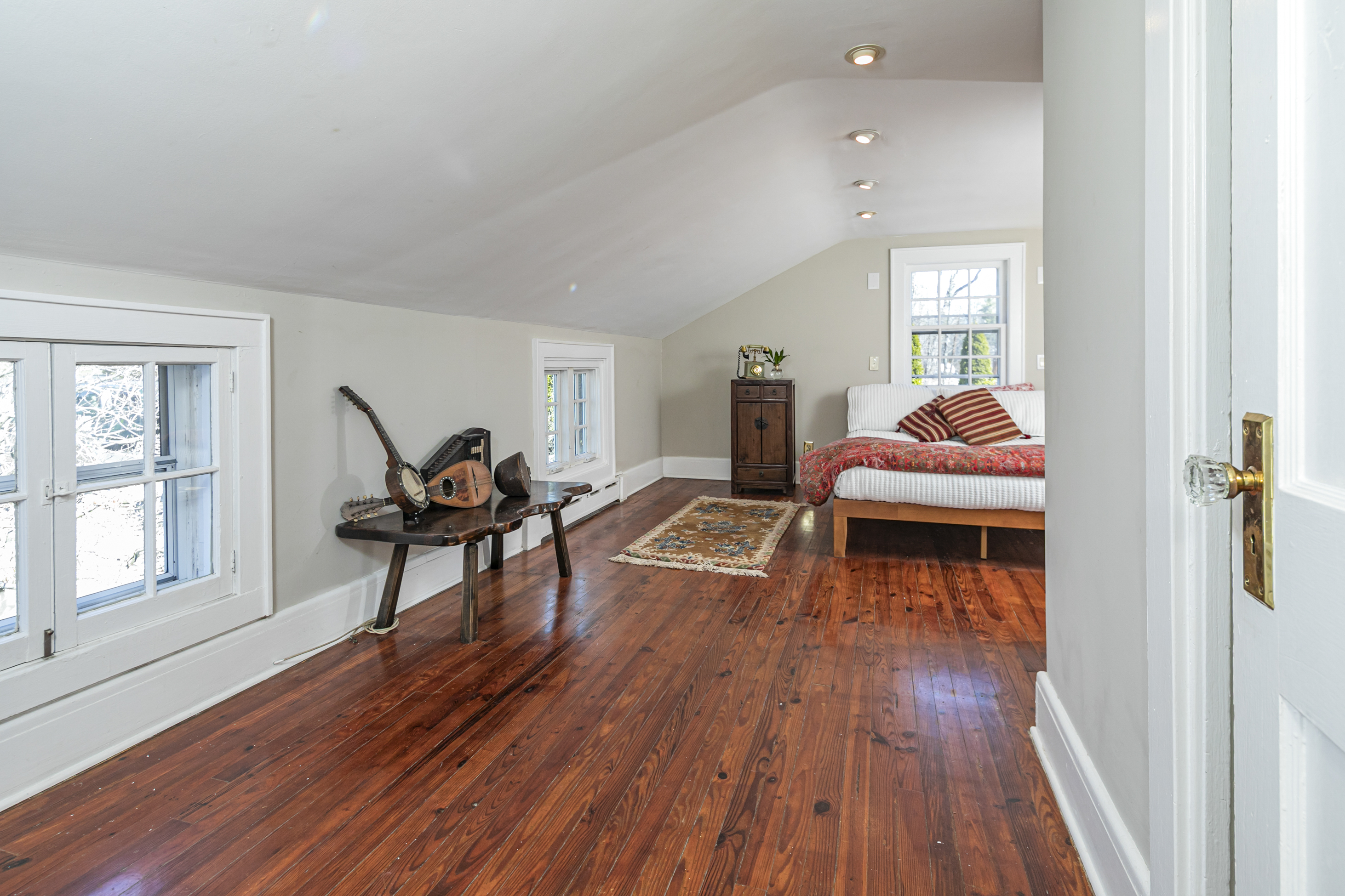  18th Century Charm and Captivating Grounds Edging Stony Brook - 物件實景