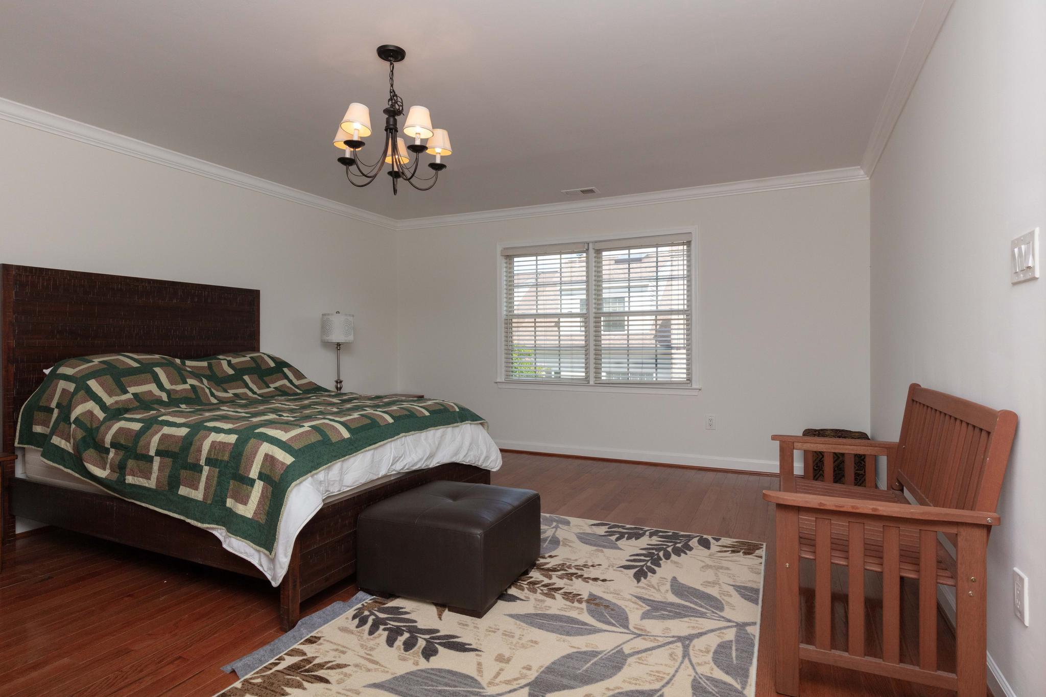  6304 Chaucer View Circle, Alexandria, VA, 22304 - 物件實景
