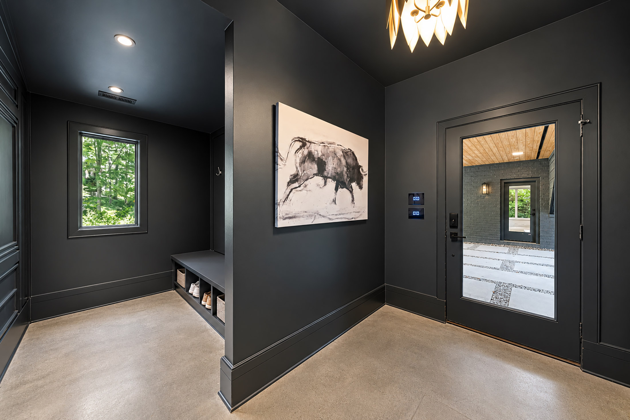  Striking Modern Home Offers Effortless Indoor-Outdoor Living - 物件實景