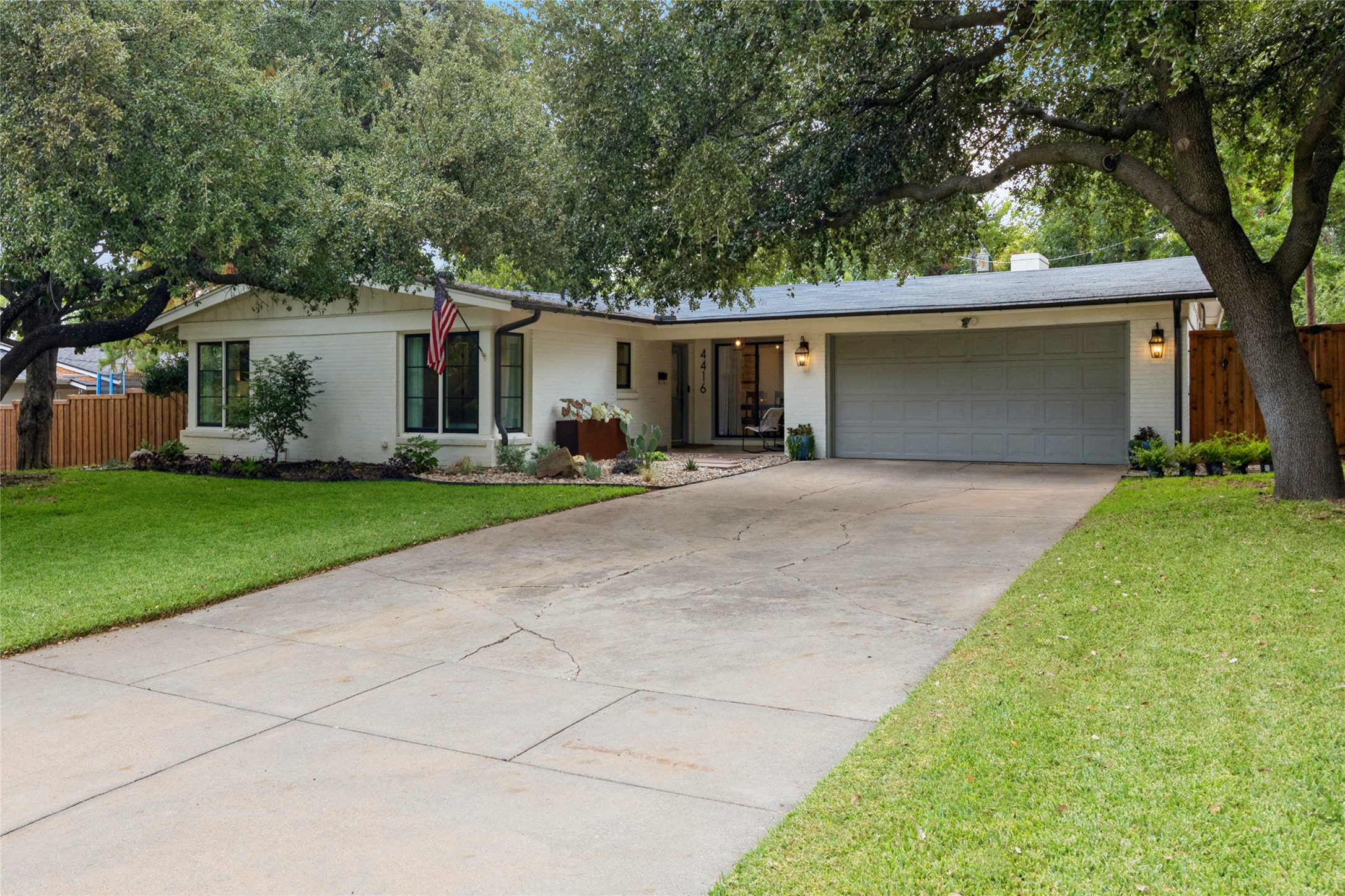 Fort Worth, Texas, 76116, United States, 4 Bedrooms Bedrooms, ,2 BathroomsBathrooms,Residential,For Sale,1957427