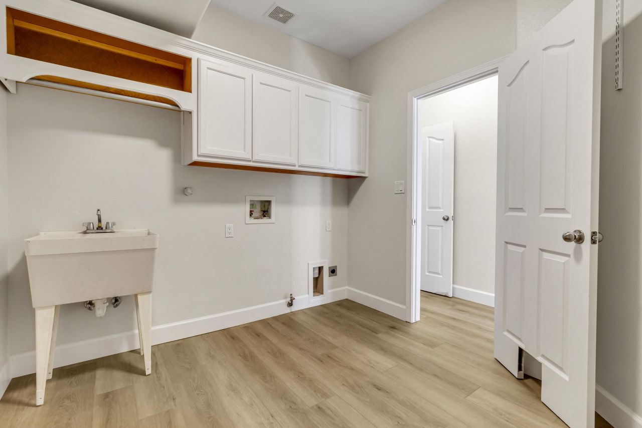 Albuquerque, New Mexico, 87122, United States, 4 Bedrooms Bedrooms, ,3 BathroomsBathrooms,Residential,For Sale,1932671