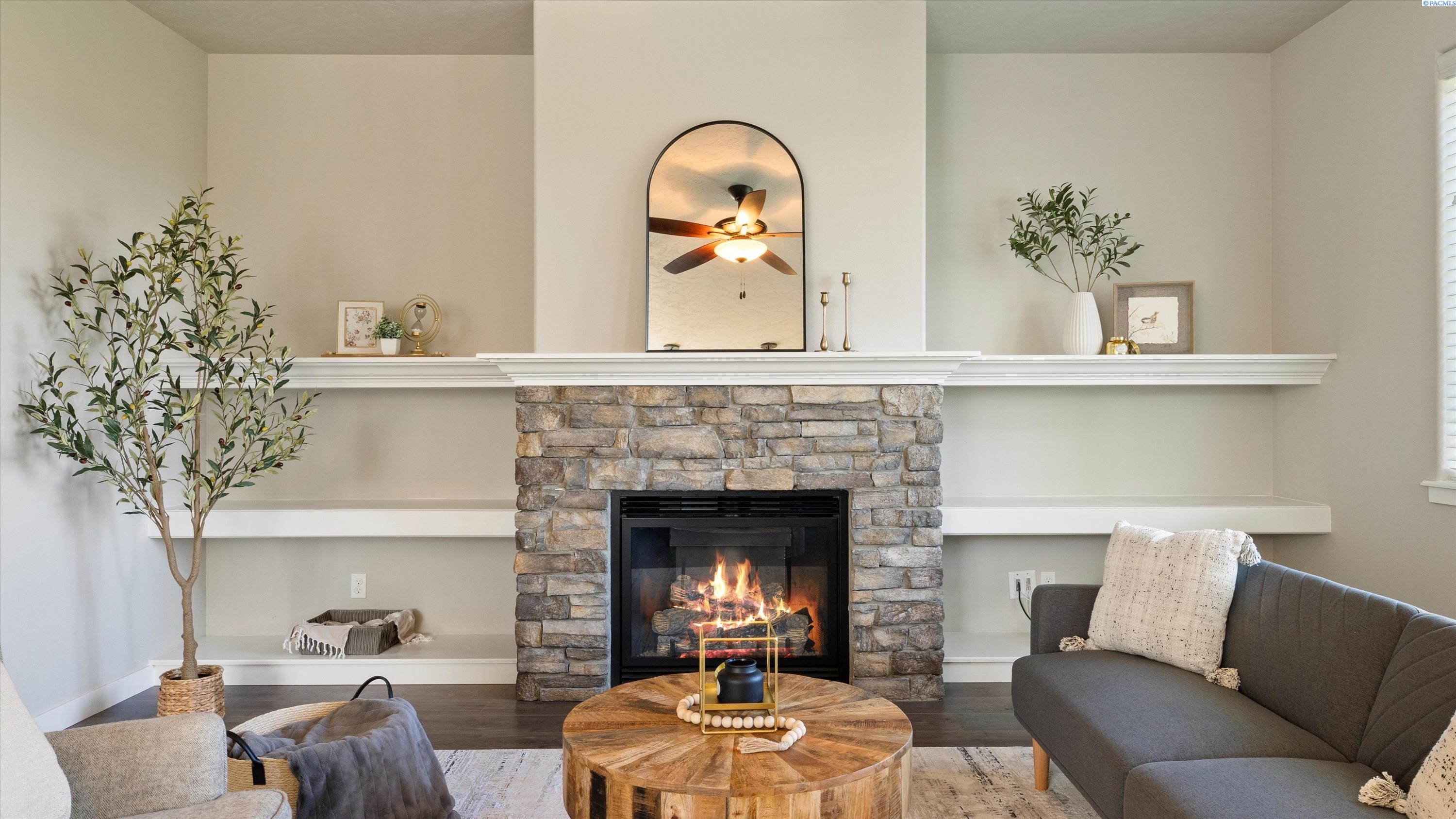 Richland, Washington, 99352, United States, 5 Bedrooms Bedrooms, ,3 BathroomsBathrooms,Residential,For Sale,1947439