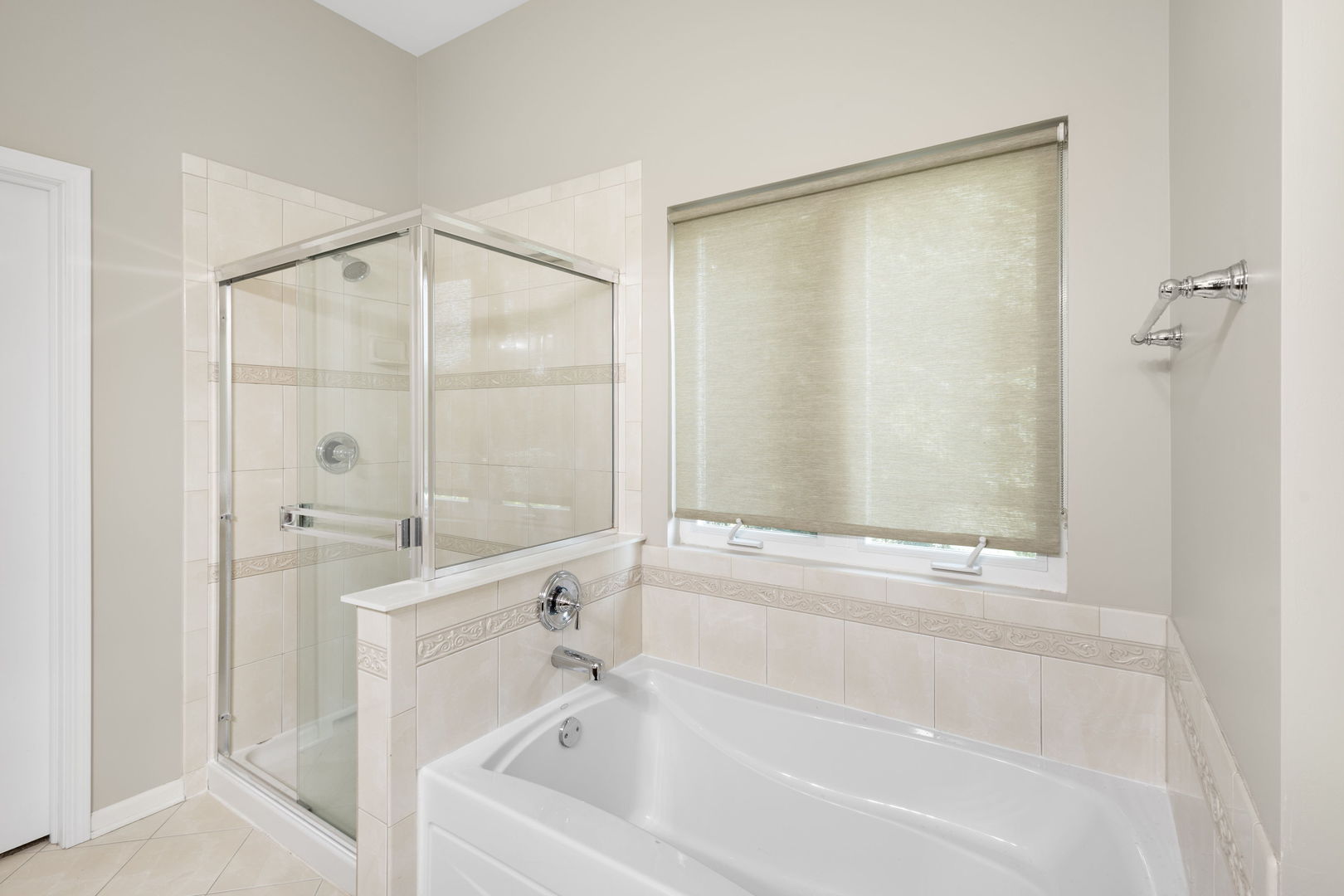 Sugar Grove, Illinois, 60554, United States, 5 Bedrooms Bedrooms, ,4 BathroomsBathrooms,Residential,For Sale,1955061