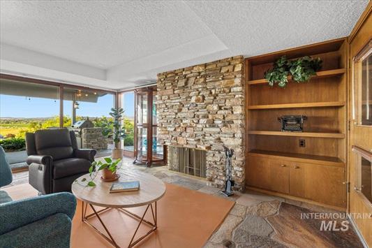 Caldwell, Idaho, 83605, United States, 2 Bedrooms Bedrooms, ,3 BathroomsBathrooms,Residential,For Sale,1979980