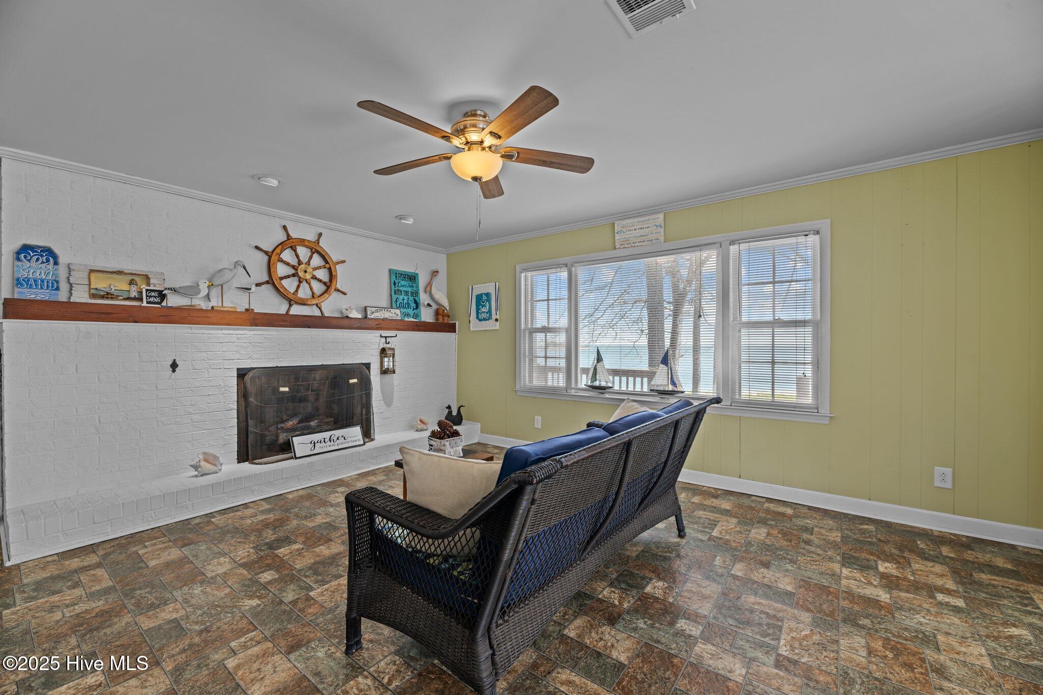 Oriental, North Carolina, 28571, United States, 3 Bedrooms Bedrooms, ,2 BathroomsBathrooms,Residential,For Sale,1761894