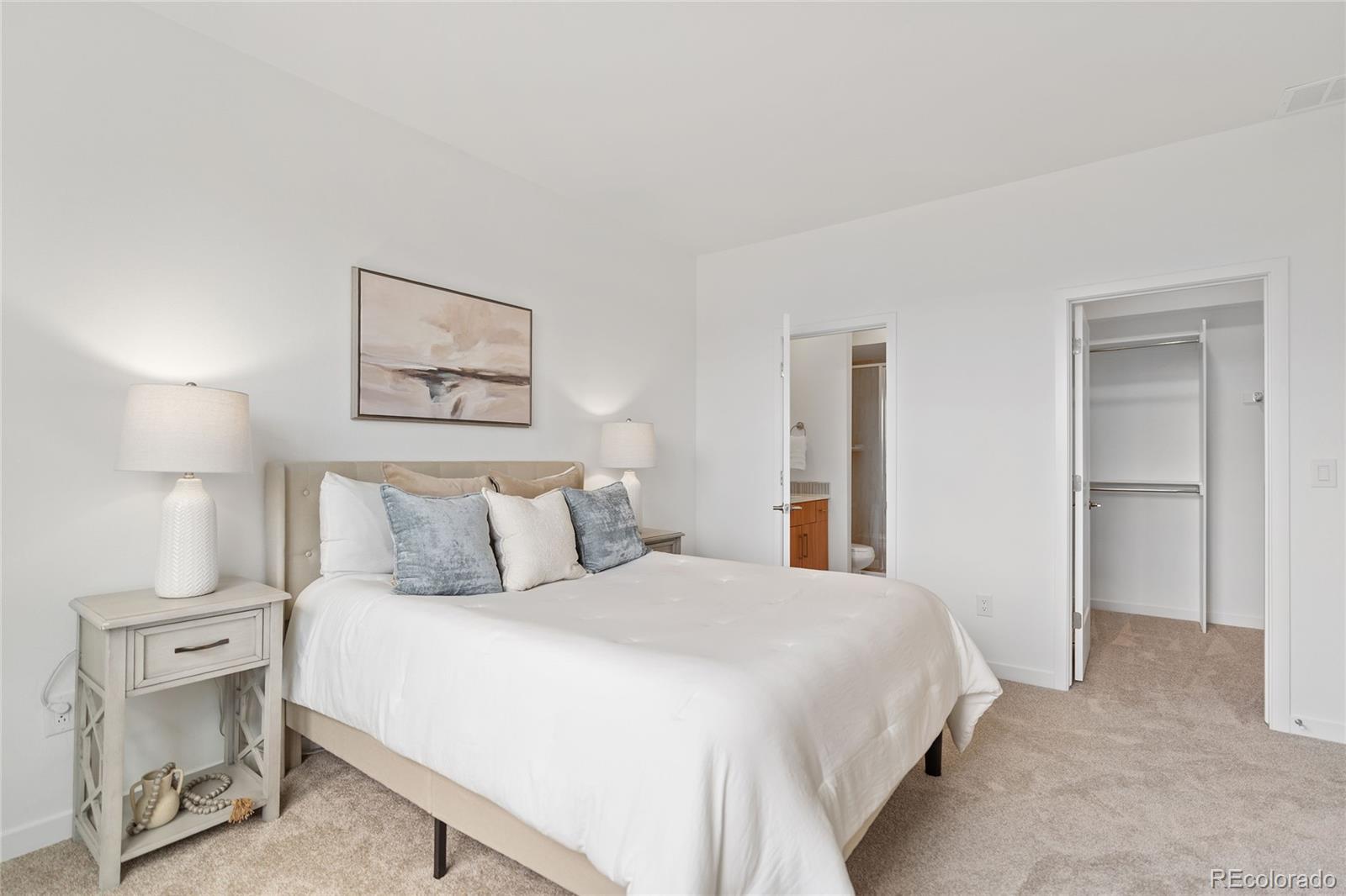 Denver, Colorado, 80231, United States, 3 Bedrooms Bedrooms, ,4 BathroomsBathrooms,Residential,For Sale,1875384