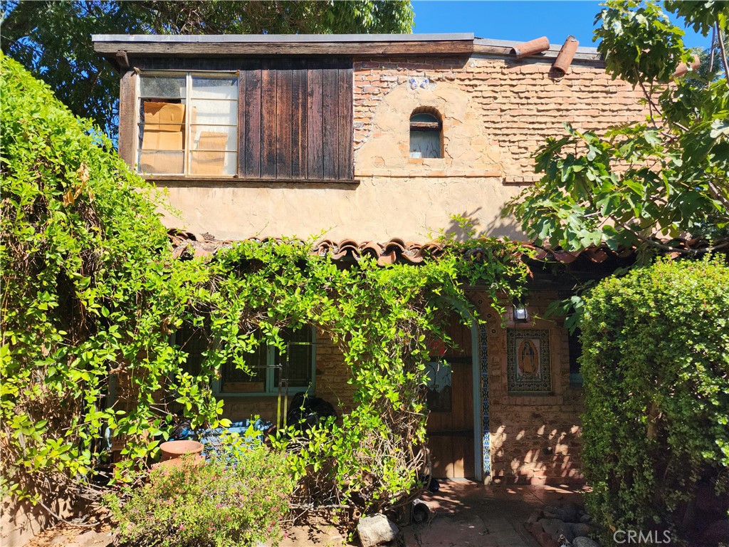 Riverside, California, 92501, United States, 4 Bedrooms Bedrooms, ,2 BathroomsBathrooms,Residential,For Sale,1966223